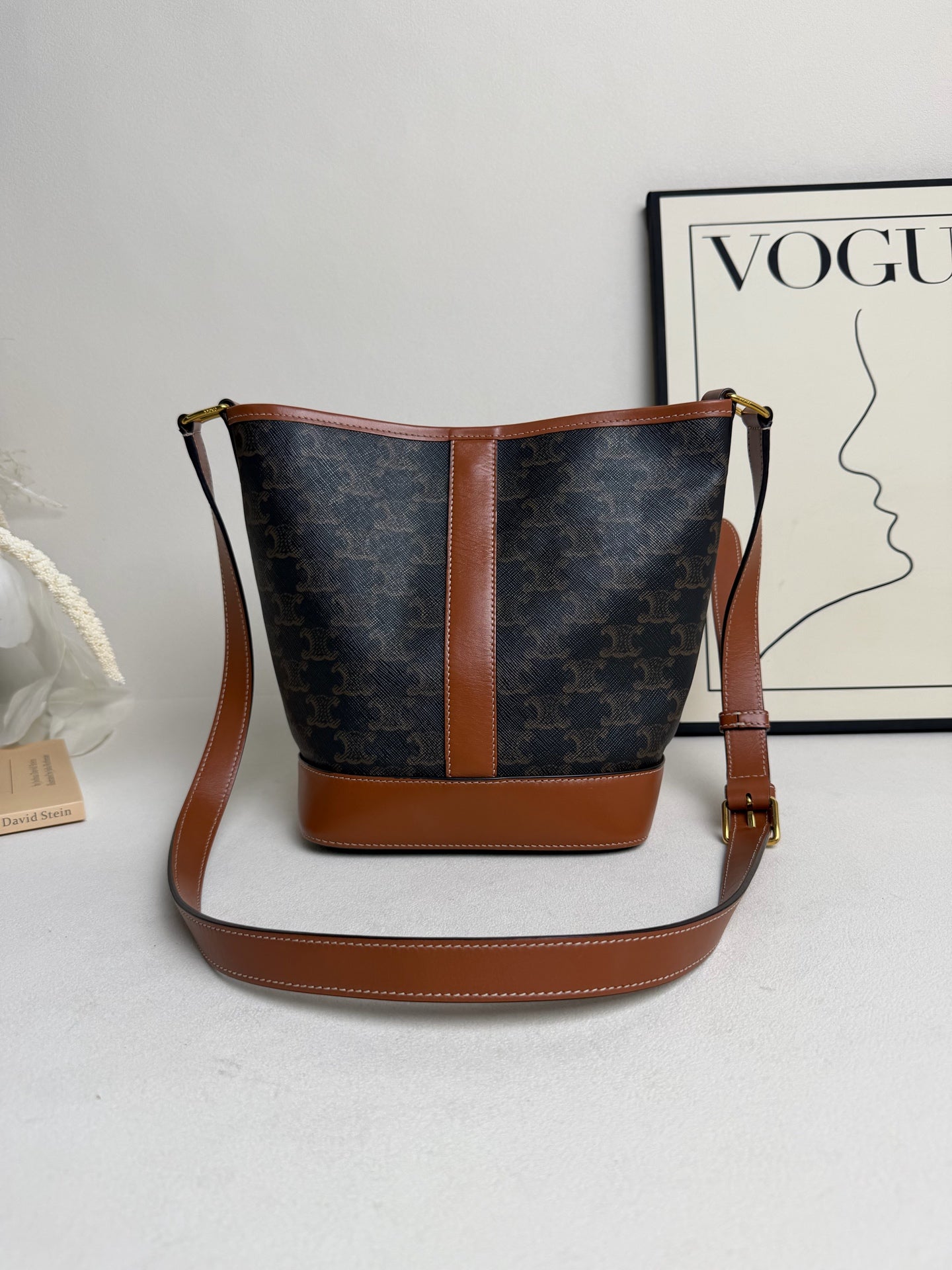 Celine - Triomphe Bucket Bag - Leather - Brown - (Small)