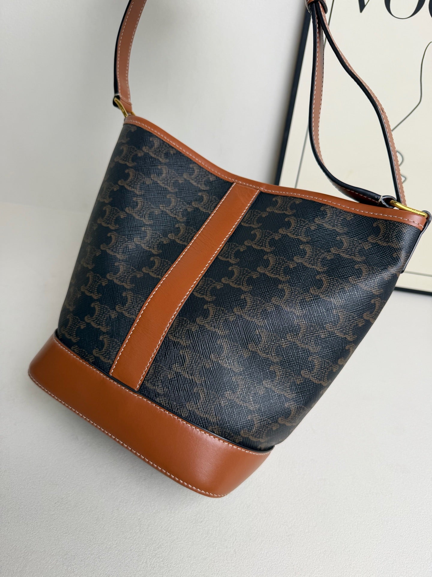 Celine - Triomphe Bucket Bag - Leather - Brown - (Small)