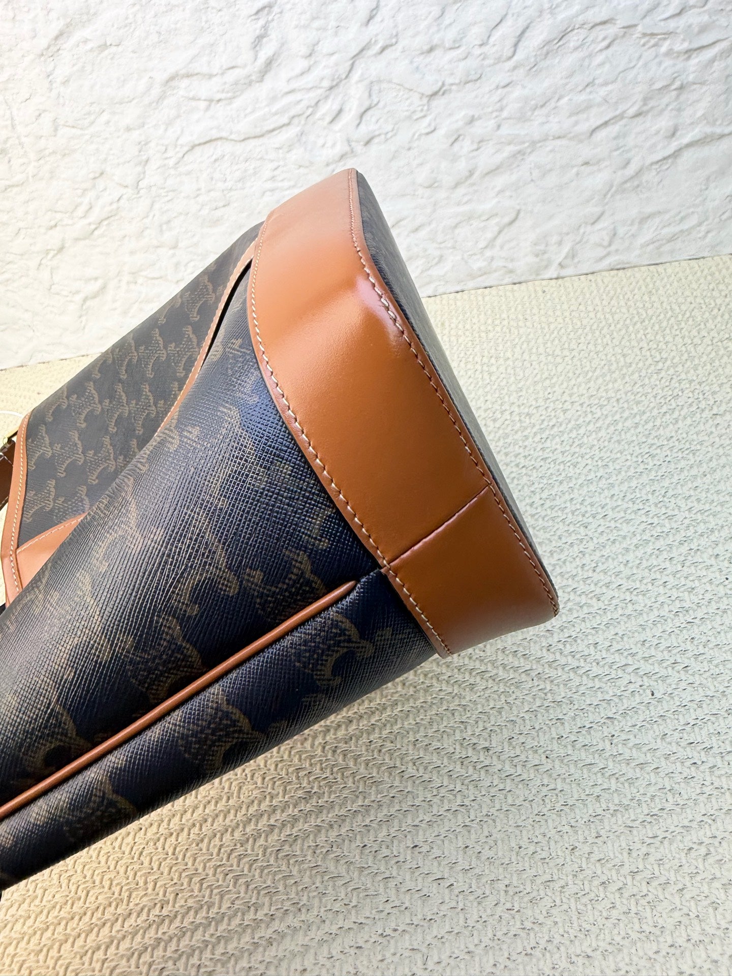 Celine - Triomphe Bucket Bag - Leather - Brown - (Small)