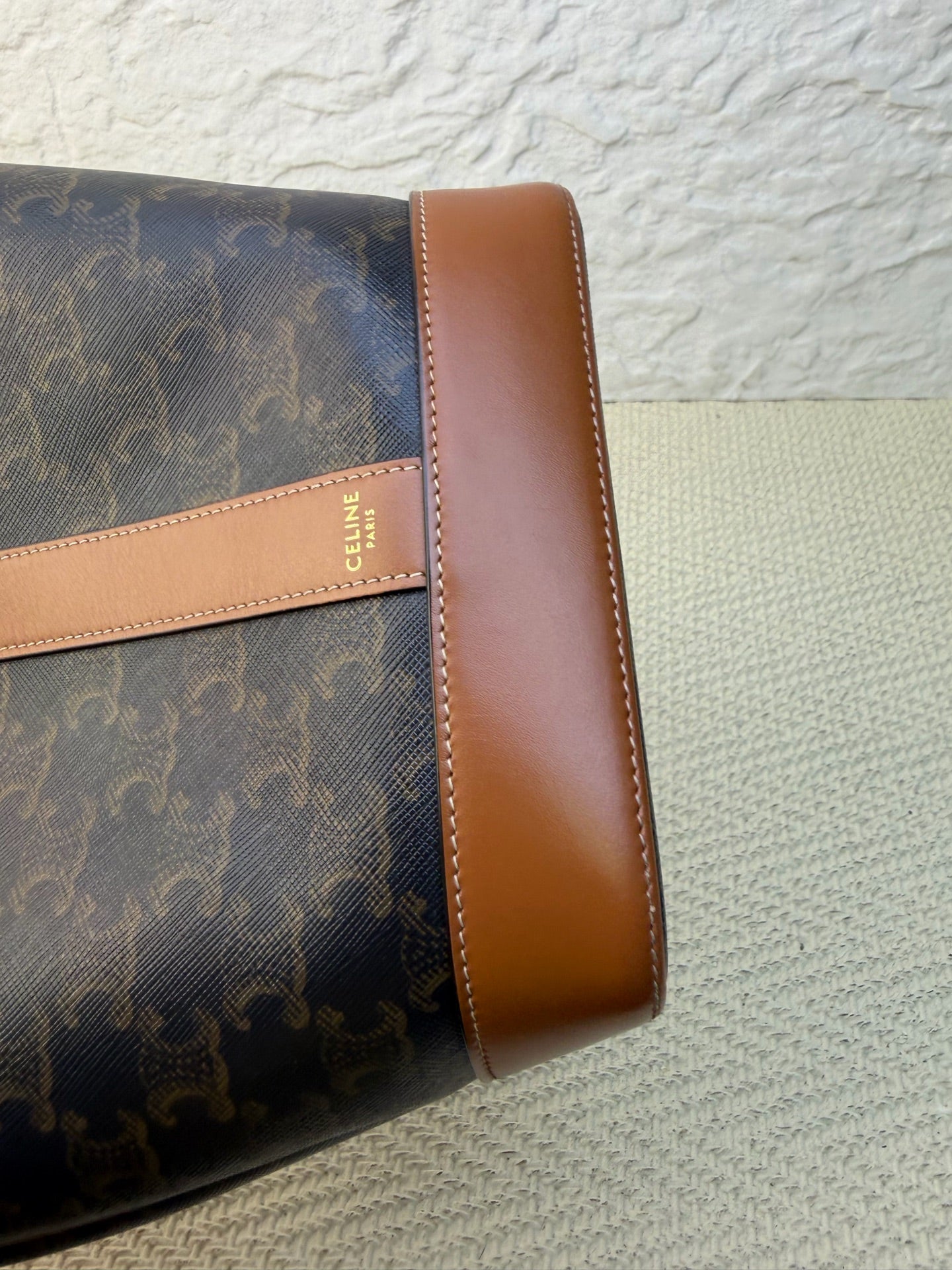 Celine - Triomphe Bucket Bag - Leather - Brown - (Small)