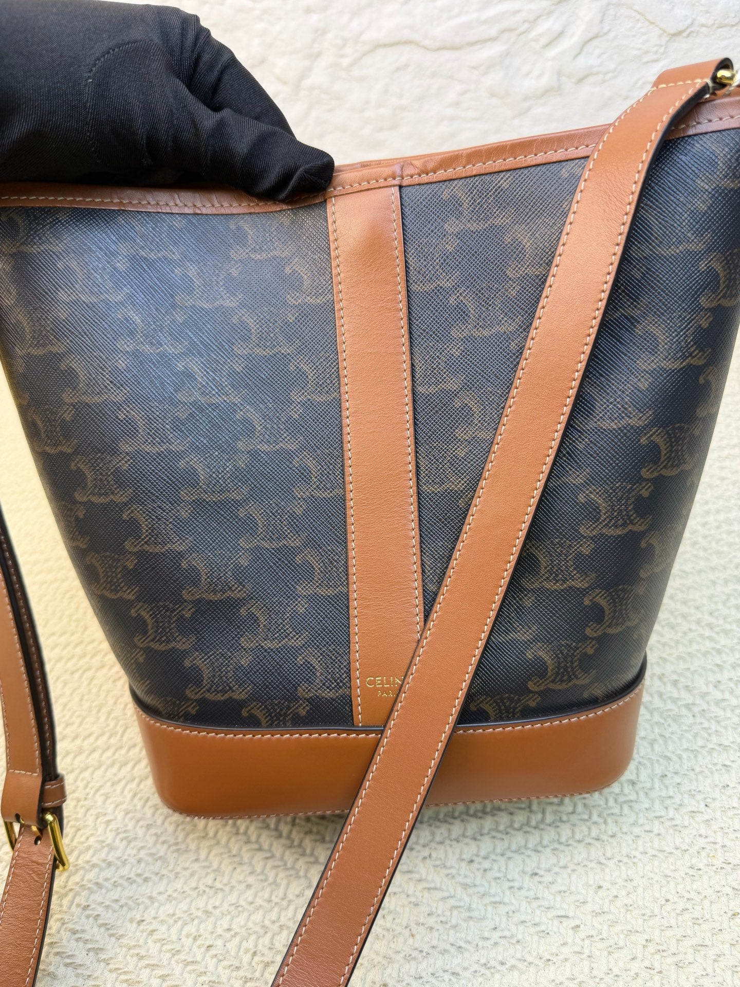 Celine - Triomphe Bucket Bag - Leather - Brown - (Small)