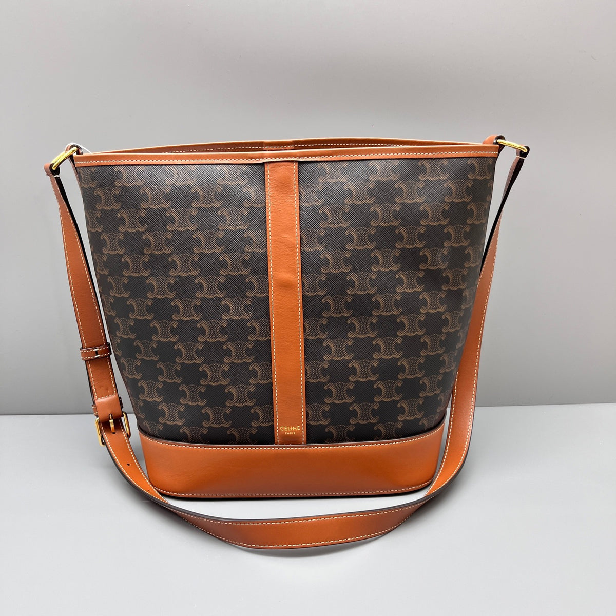 Celine - Triomphe Canvas Bucket Bag - Synthetic - Brown - (medium)