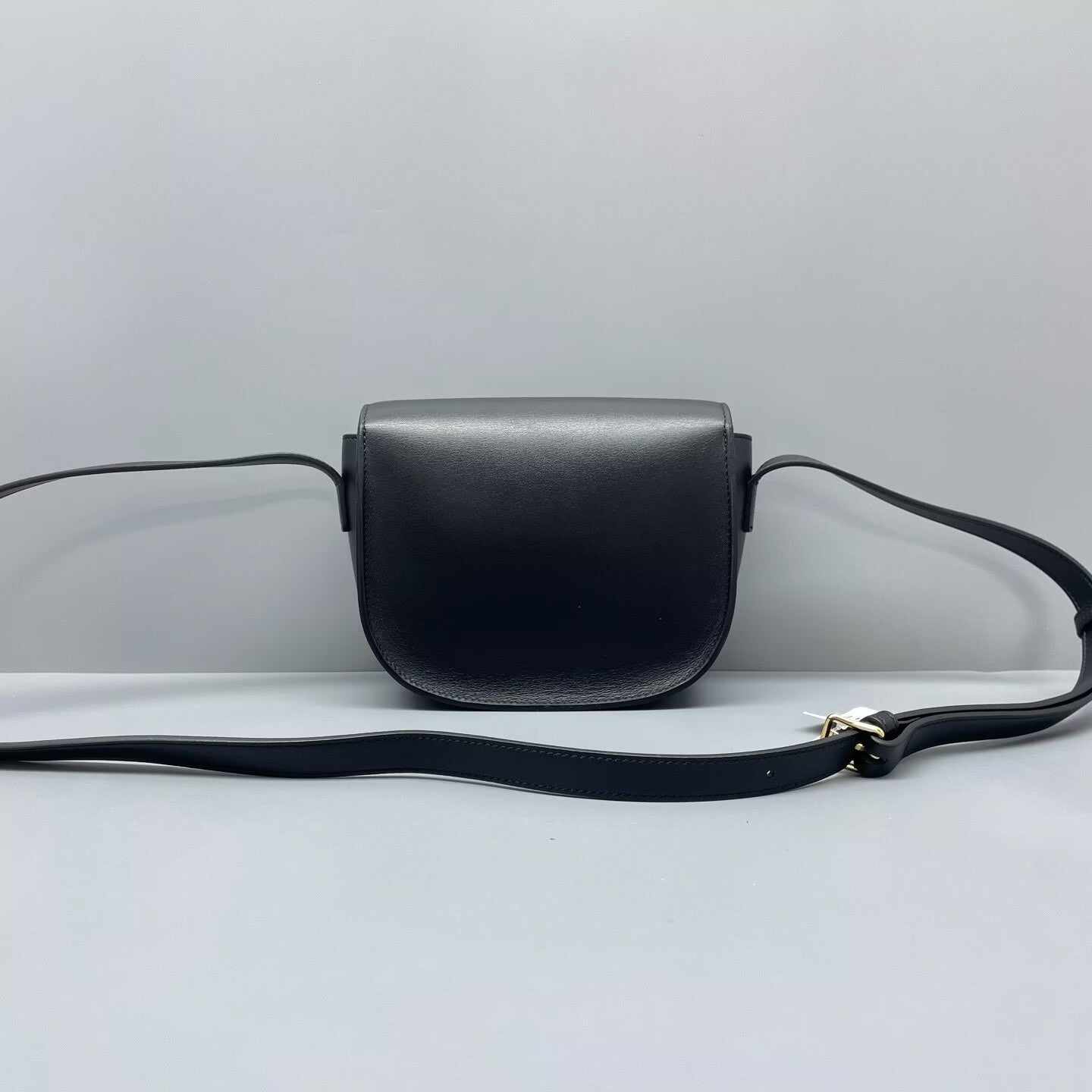 Celine - Triomphe Saddle Bag - Smooth calfskin leather - Black - (Small)