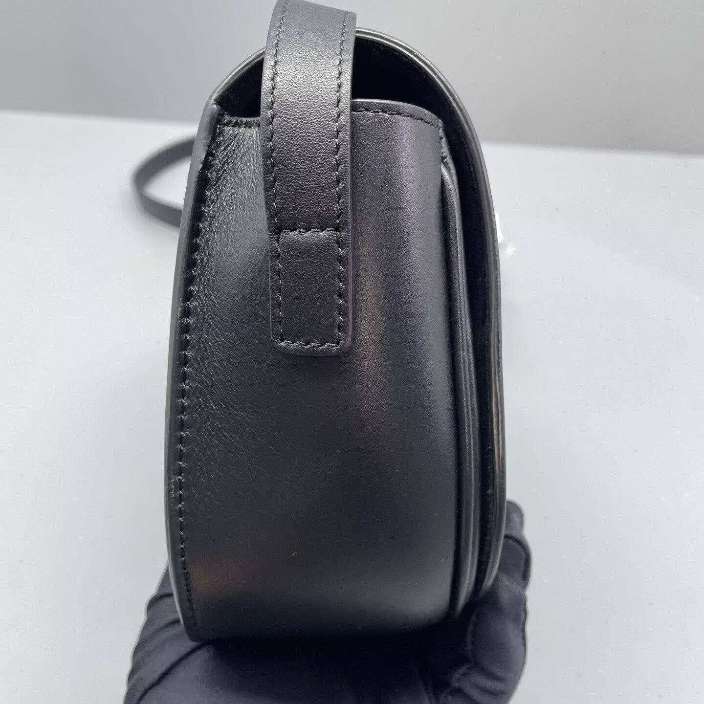 Celine - Triomphe Saddle Bag - Smooth calfskin leather - Black - (Small)