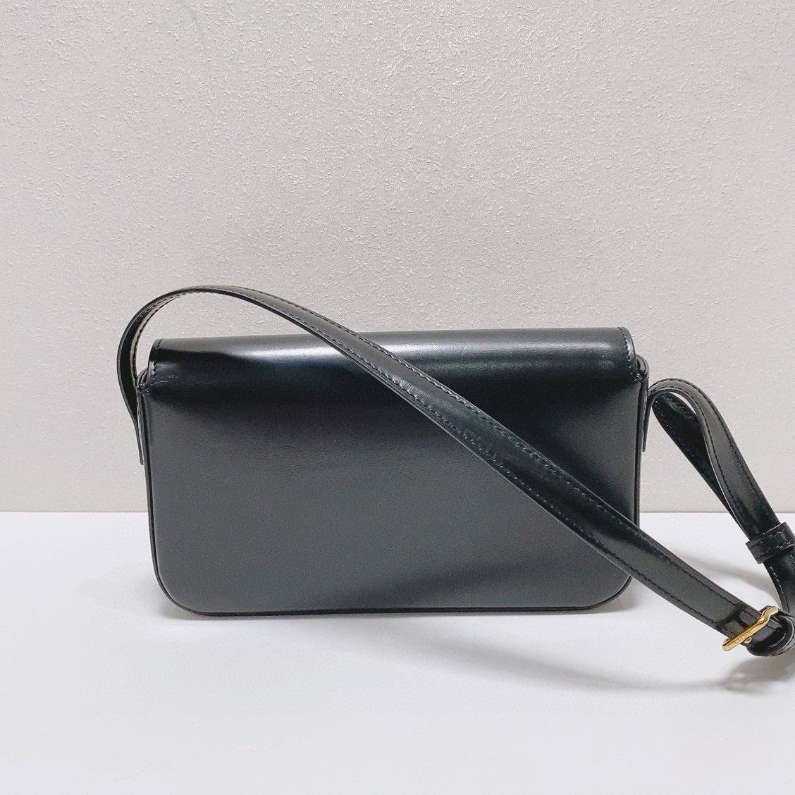 Celine - Triomphe Shoulder Bag - Patent leather - Black with Gold-Tone Hardware - (Mini)