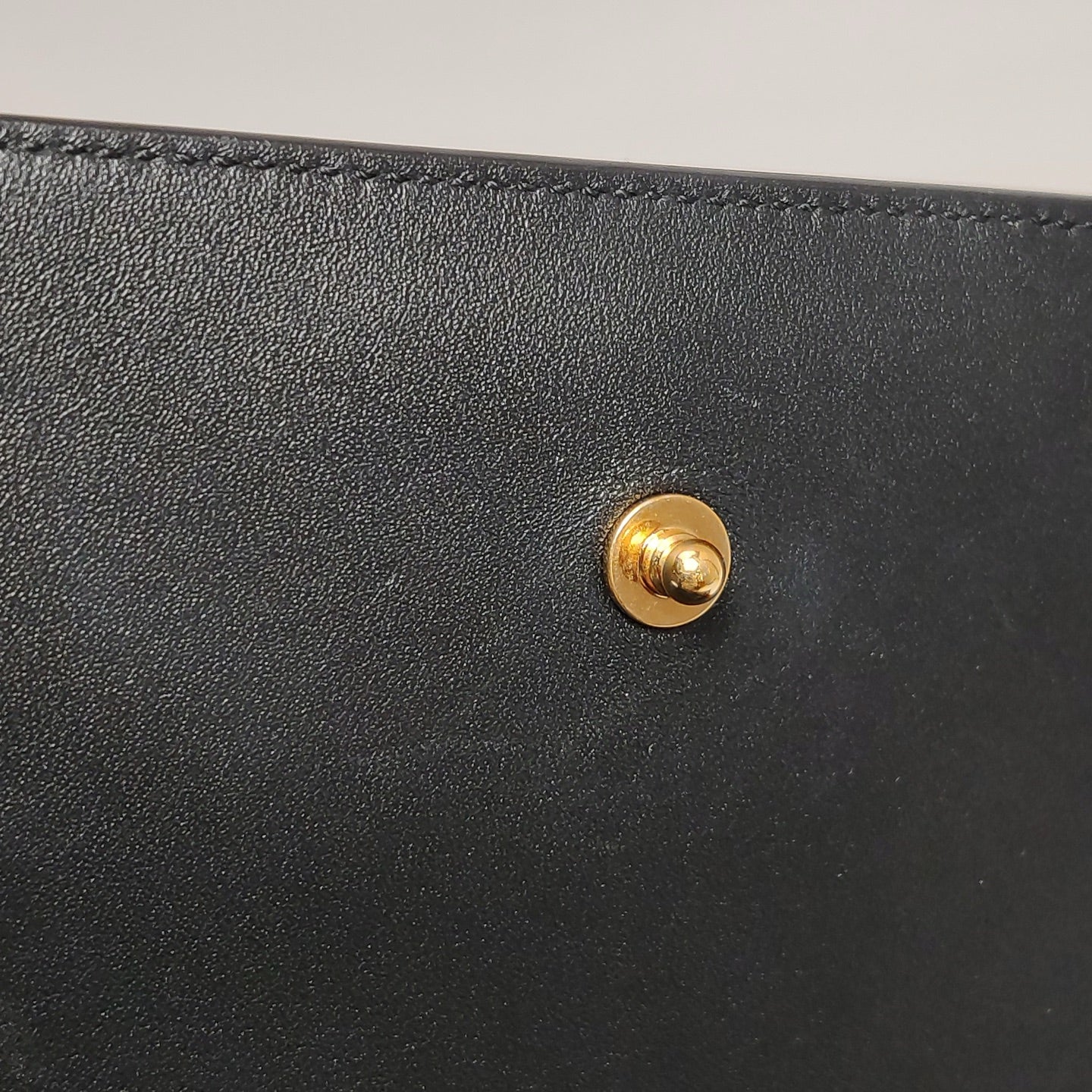 Celine - Triomphe Shoulder Bag - Smooth calfskin leather - Black with Gold-Tone Hardware - (medium)