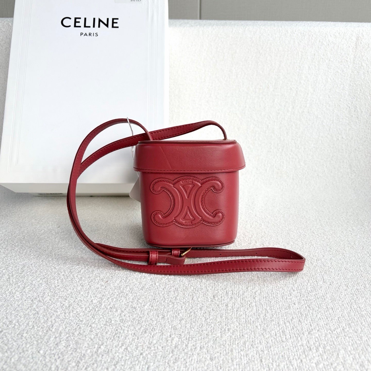 Celine - Triomphe Small Box Bag - Cowhide leather - Muted Red with Gold-Tone Hardware - (mini)