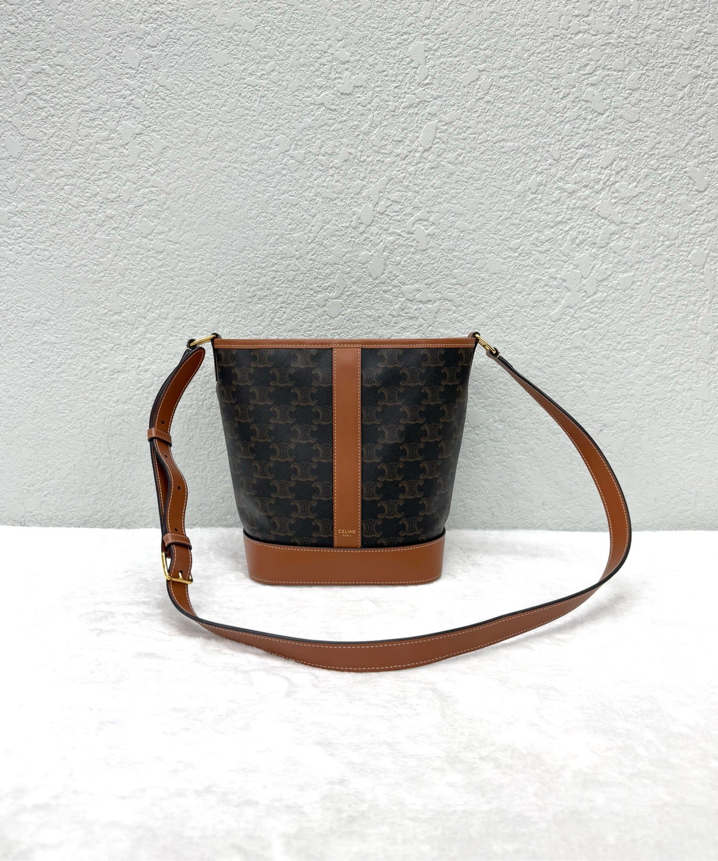 Celine - Triomphe Small Bucket Bag - Leather - Brown - (Small)
