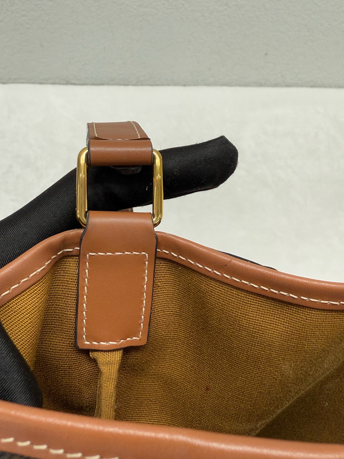 Celine - Triomphe Small Bucket Bag - Leather - Brown - (Small)