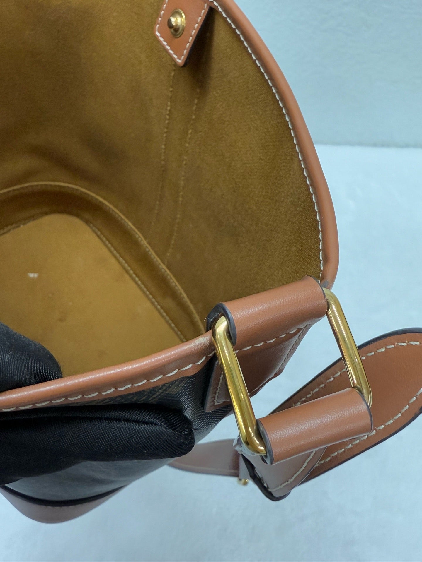 Celine - Triomphe Small Bucket Bag - Leather - Brown - (Small)