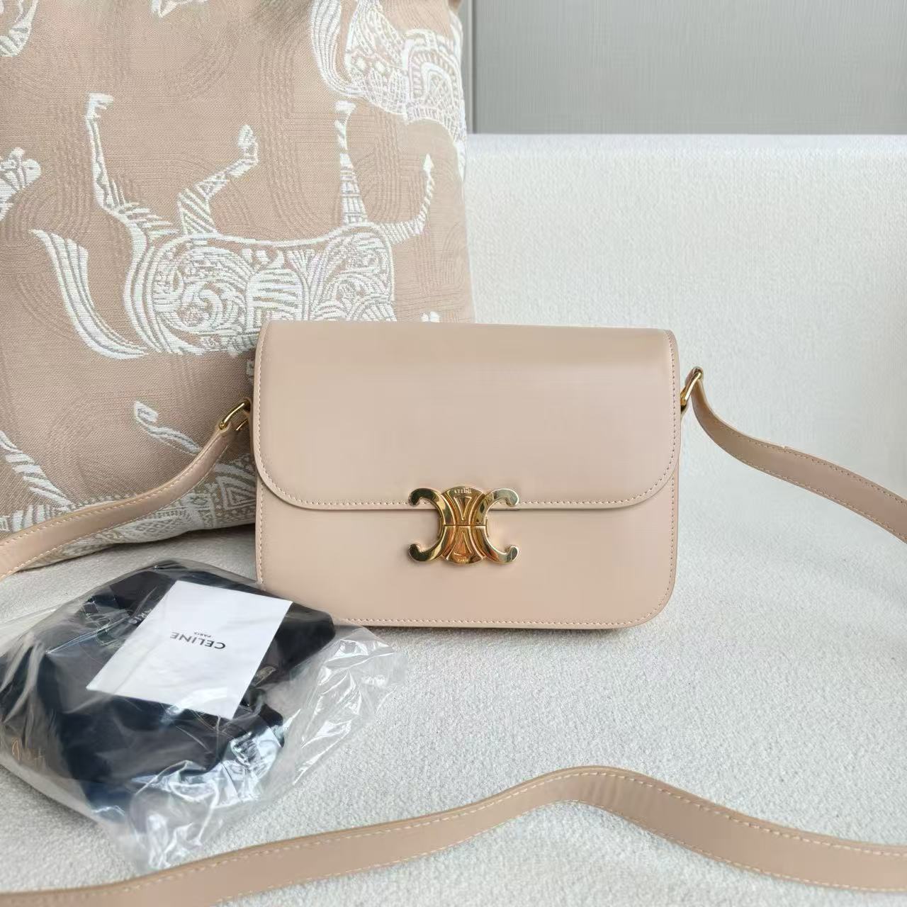 Celine - Triomphe Teen Box Bag - Calfskin leather - Nude Pink with Gold-Tone Hardware - (Medium)