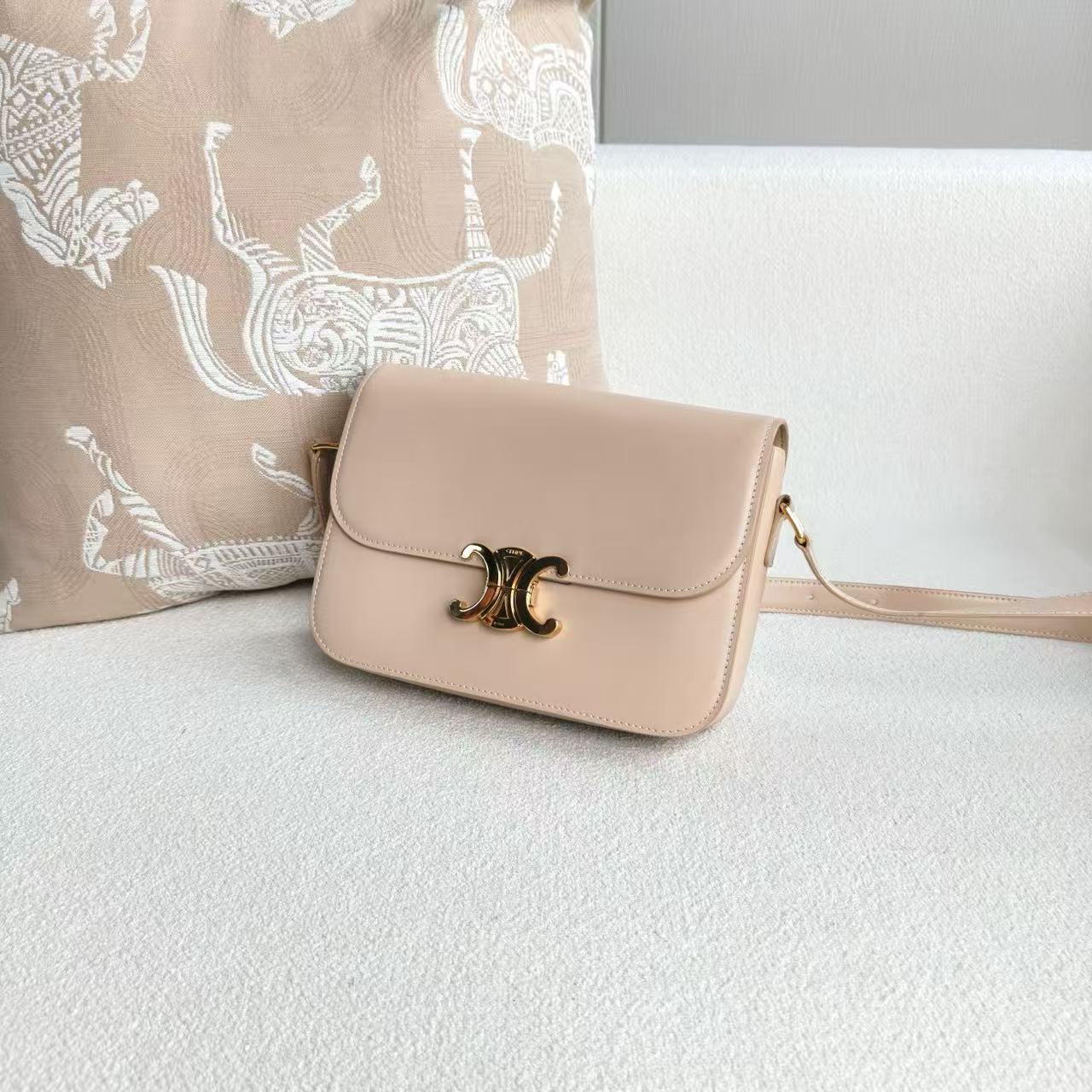 Celine - Triomphe Teen Box Bag - Calfskin leather - Nude Pink with Gold-Tone Hardware - (Medium)