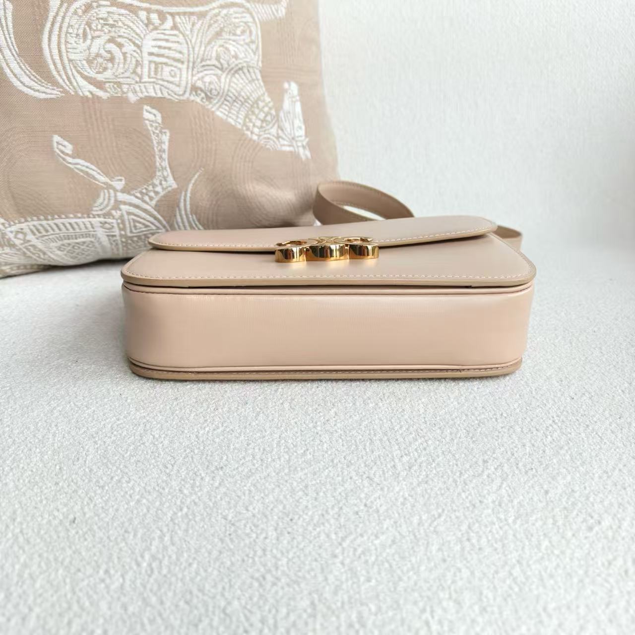 Celine - Triomphe Teen Box Bag - Calfskin leather - Nude Pink with Gold-Tone Hardware - (Medium)