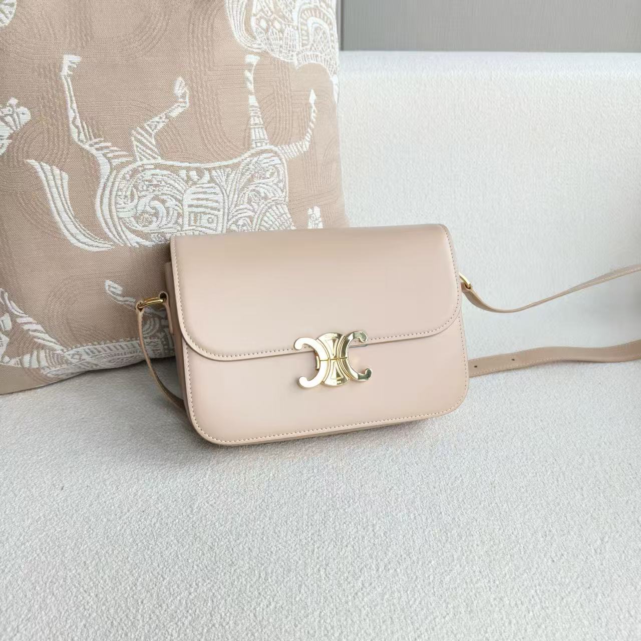 Celine - Triomphe Teen Box Bag - Calfskin leather - Nude Pink with Gold-Tone Hardware - (Medium)