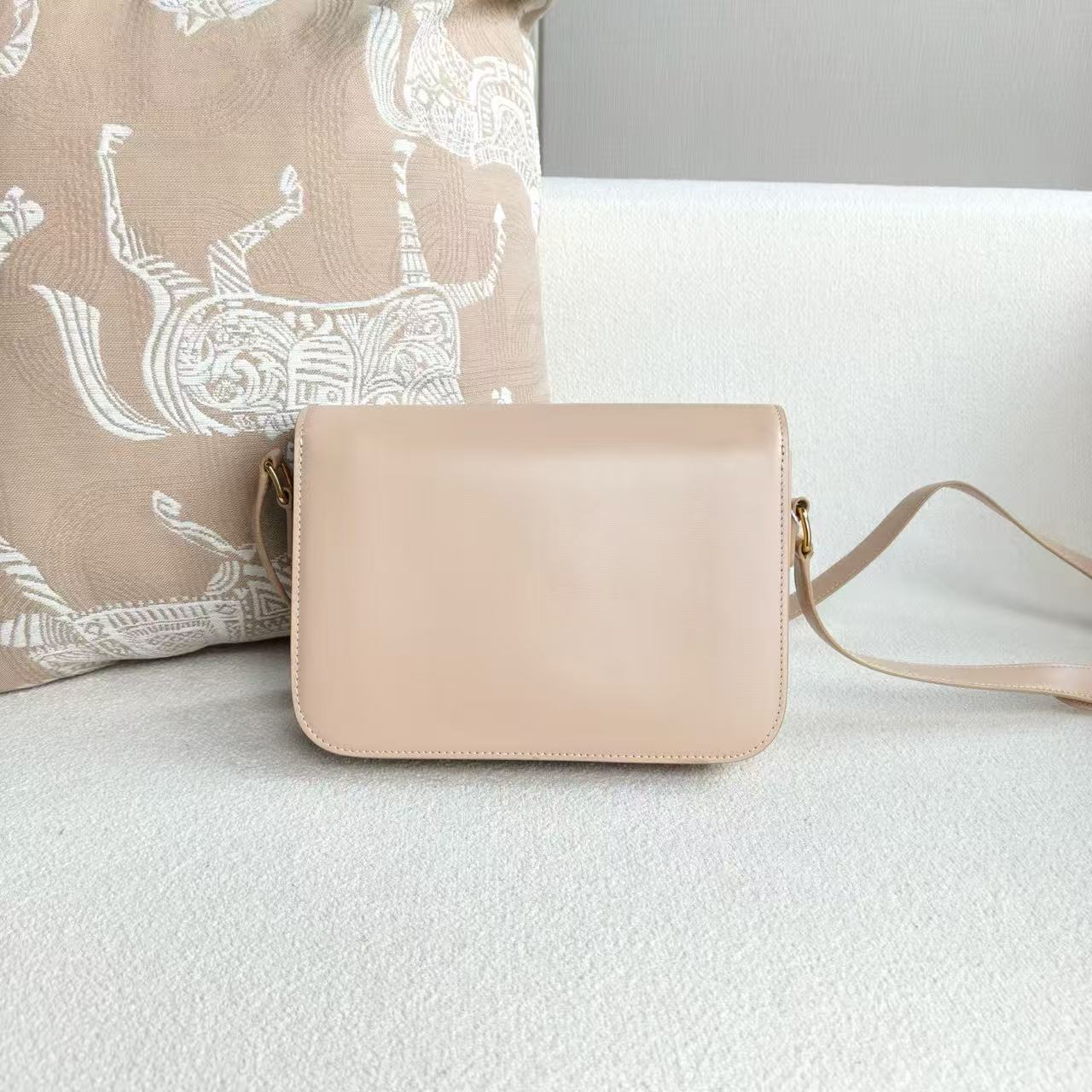 Celine - Triomphe Teen Box Bag - Calfskin leather - Nude Pink with Gold-Tone Hardware - (Medium)