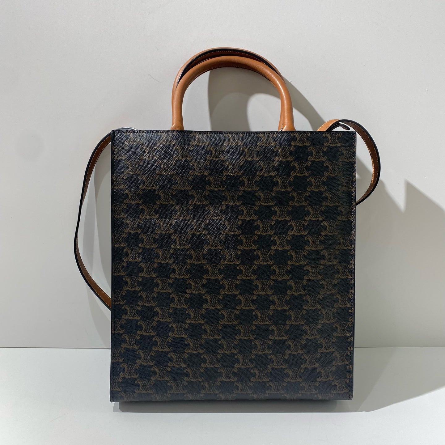 Celine - Triomphe Vertical Cabas - Triomphe coated canvas with calfskin leather trim - Brown - (medium)