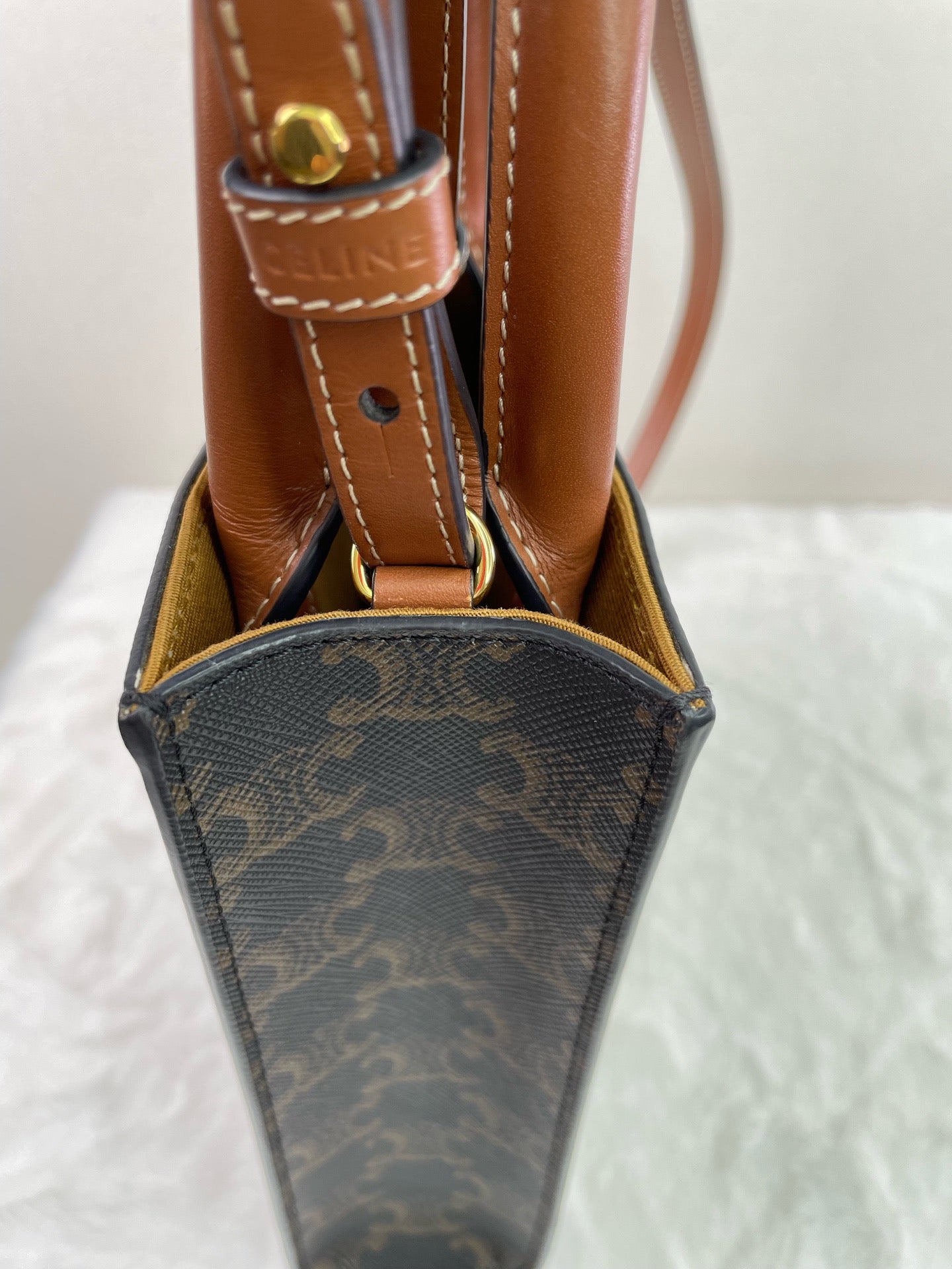 Celine - Vertical Cabas - Synthetic - Brown - (mini)