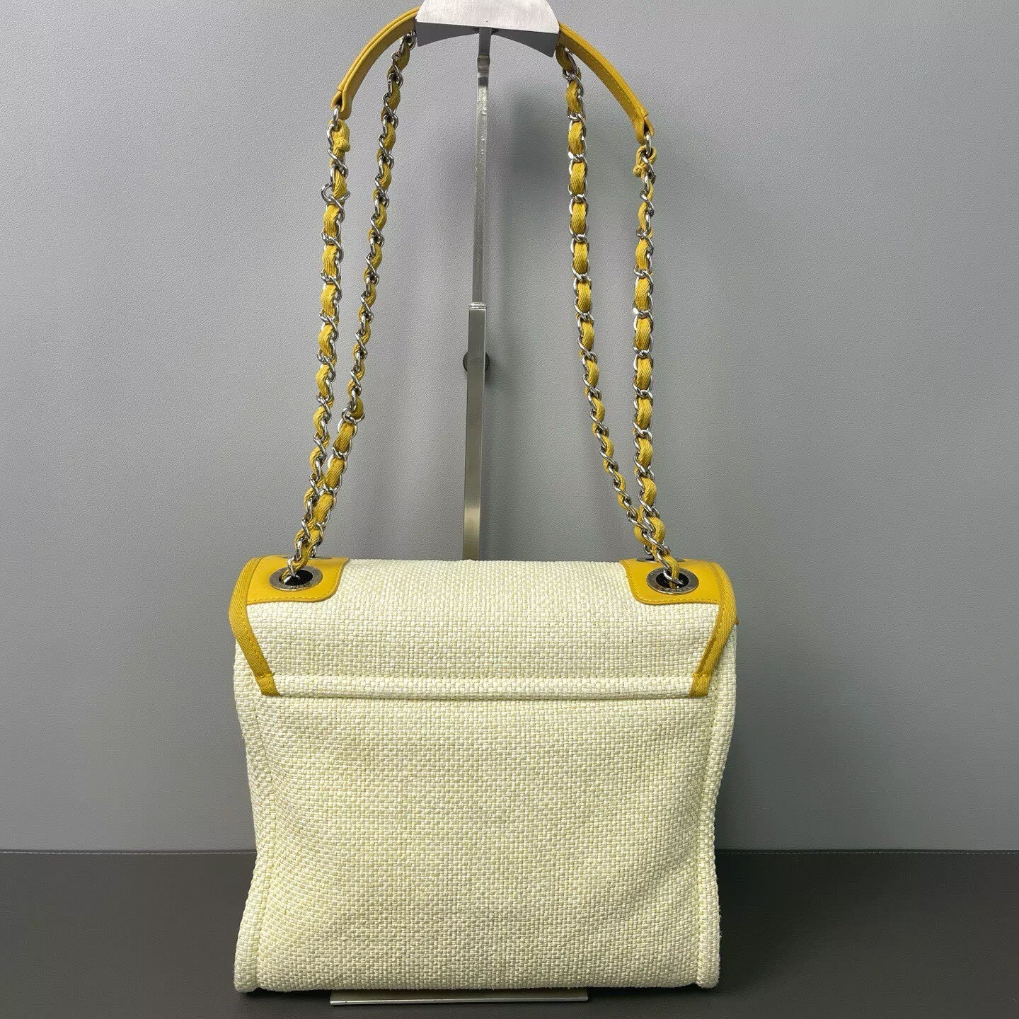 Chanel - 16C Beach Messenger Bag - Canvas with leather trim - Yellow and Beige - (medium)