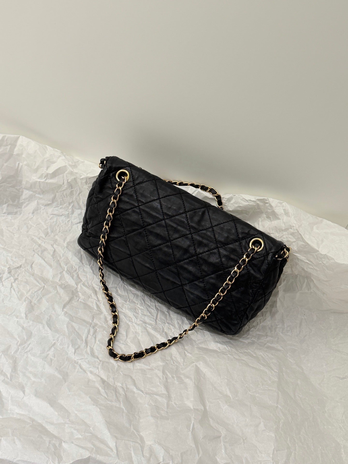 Chanel - 17 Bag - Leather - Black - (medium)