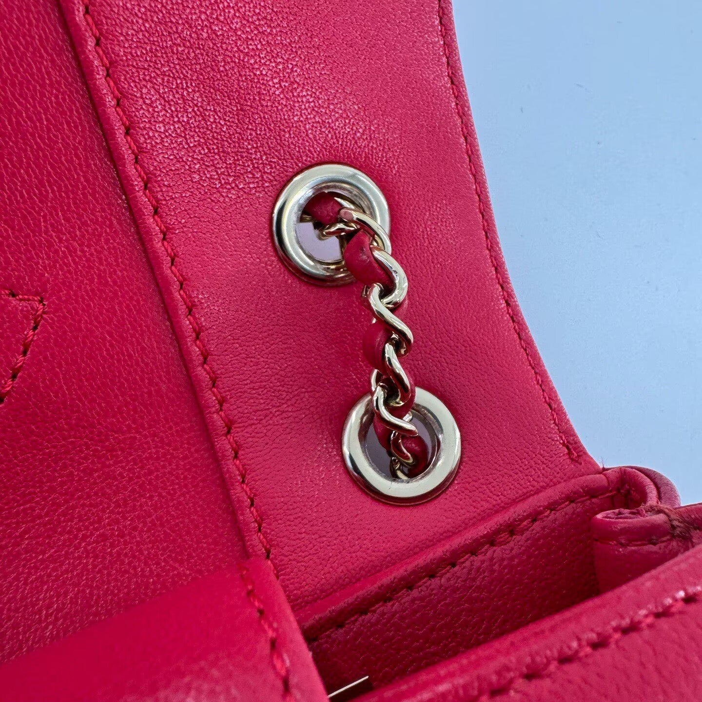 Chanel - 17P Flap Bag - Lambskin leather - Rose Pink Color-Block with Gold-Tone Hardware - (small)