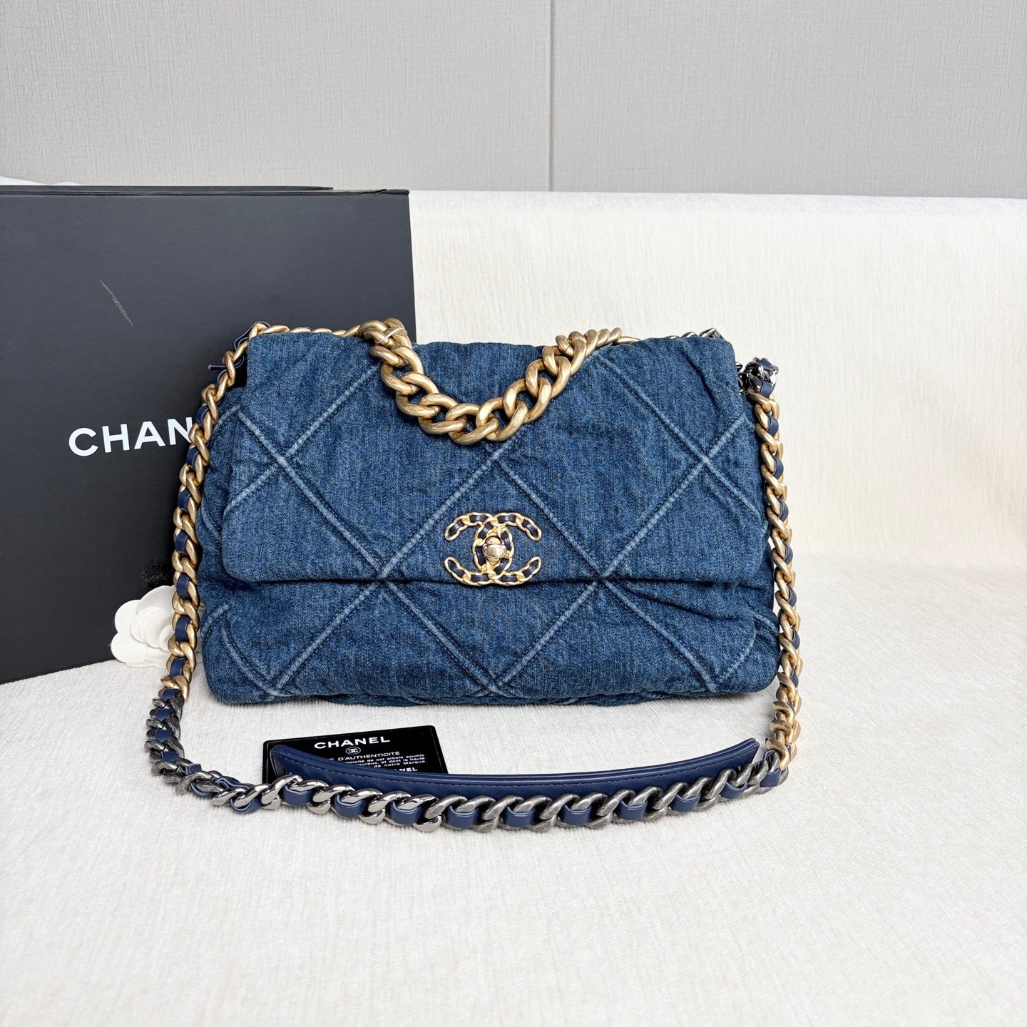 Chanel - 19 Bag - Denim - Jeans - Blue - (medium)