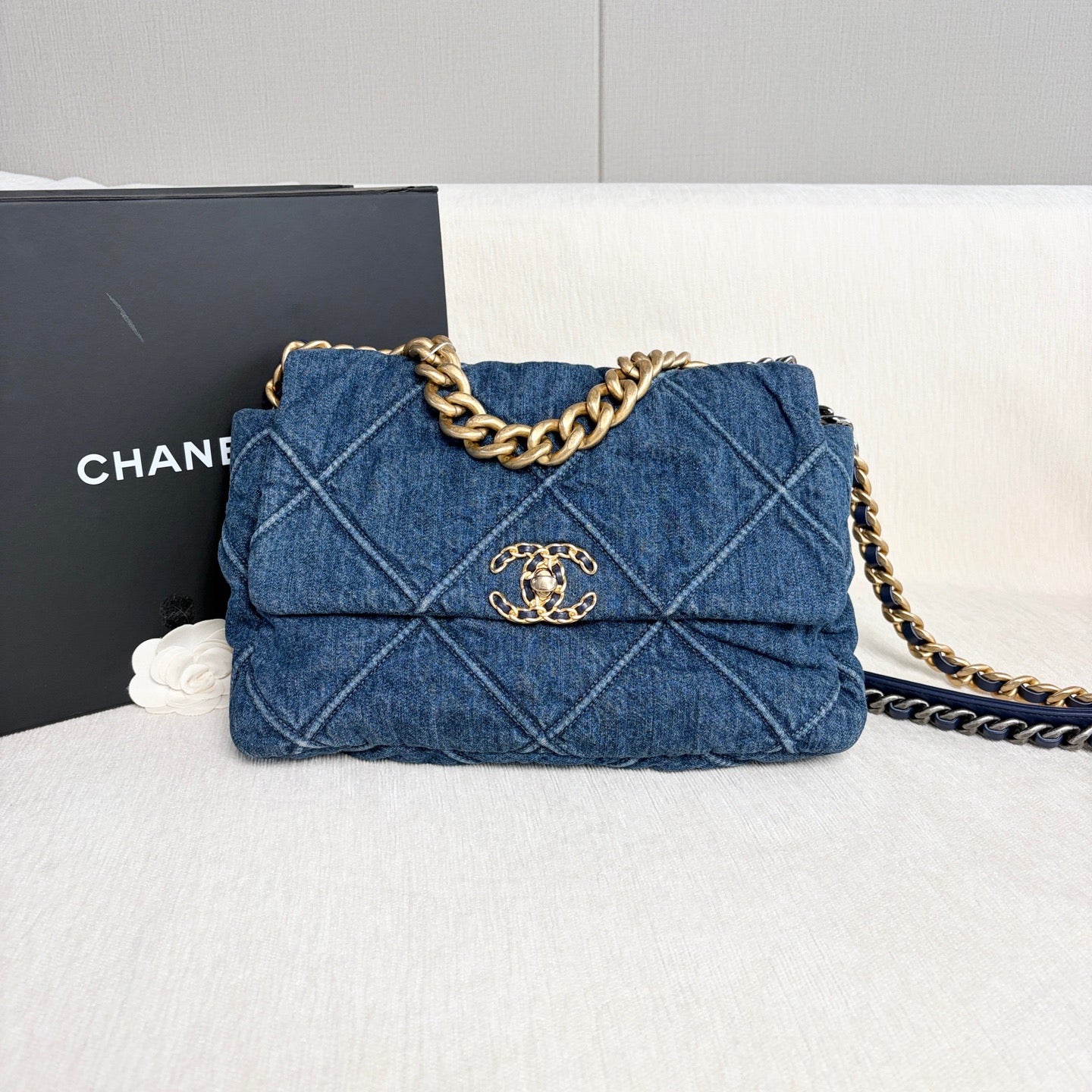 Chanel - 19 Bag - Denim - Jeans - Blue - (medium)