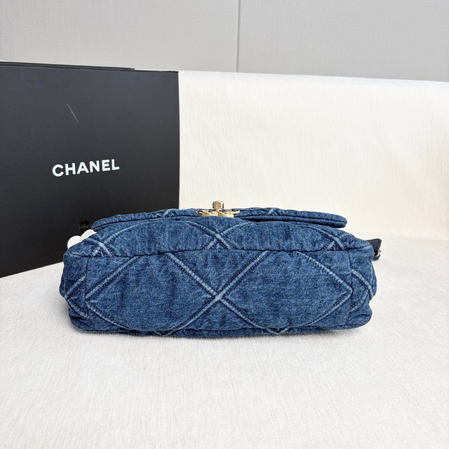 Chanel - 19 Bag - Denim - Jeans - Blue - (medium)