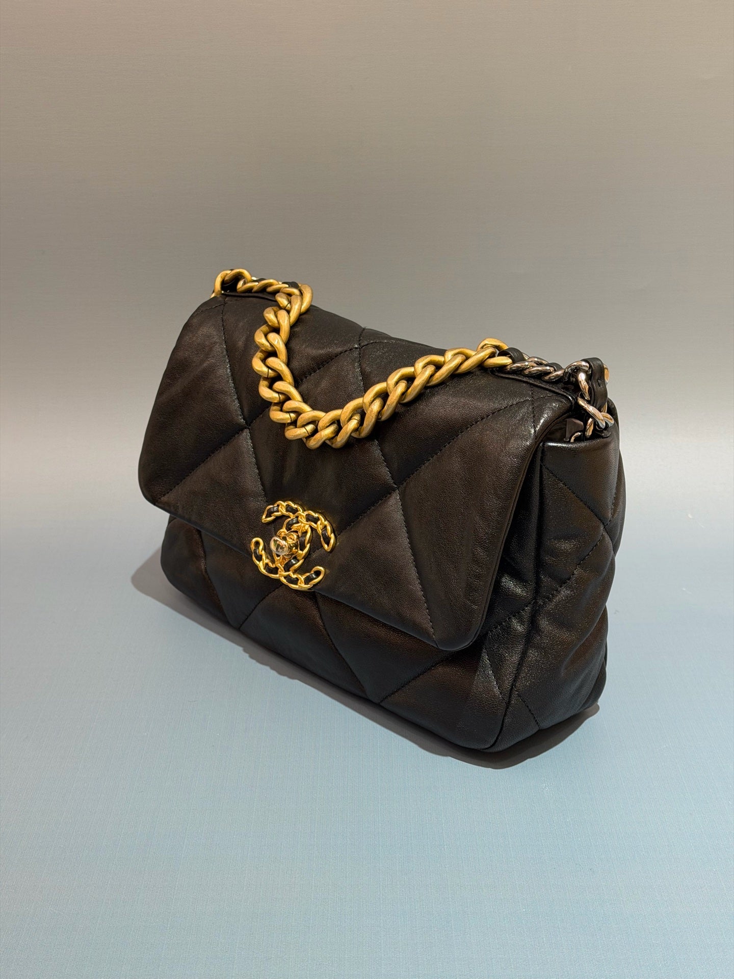 Chanel - 19 Bag - Goatskin leather - Black with Mixed Metal Hardware - (Small)