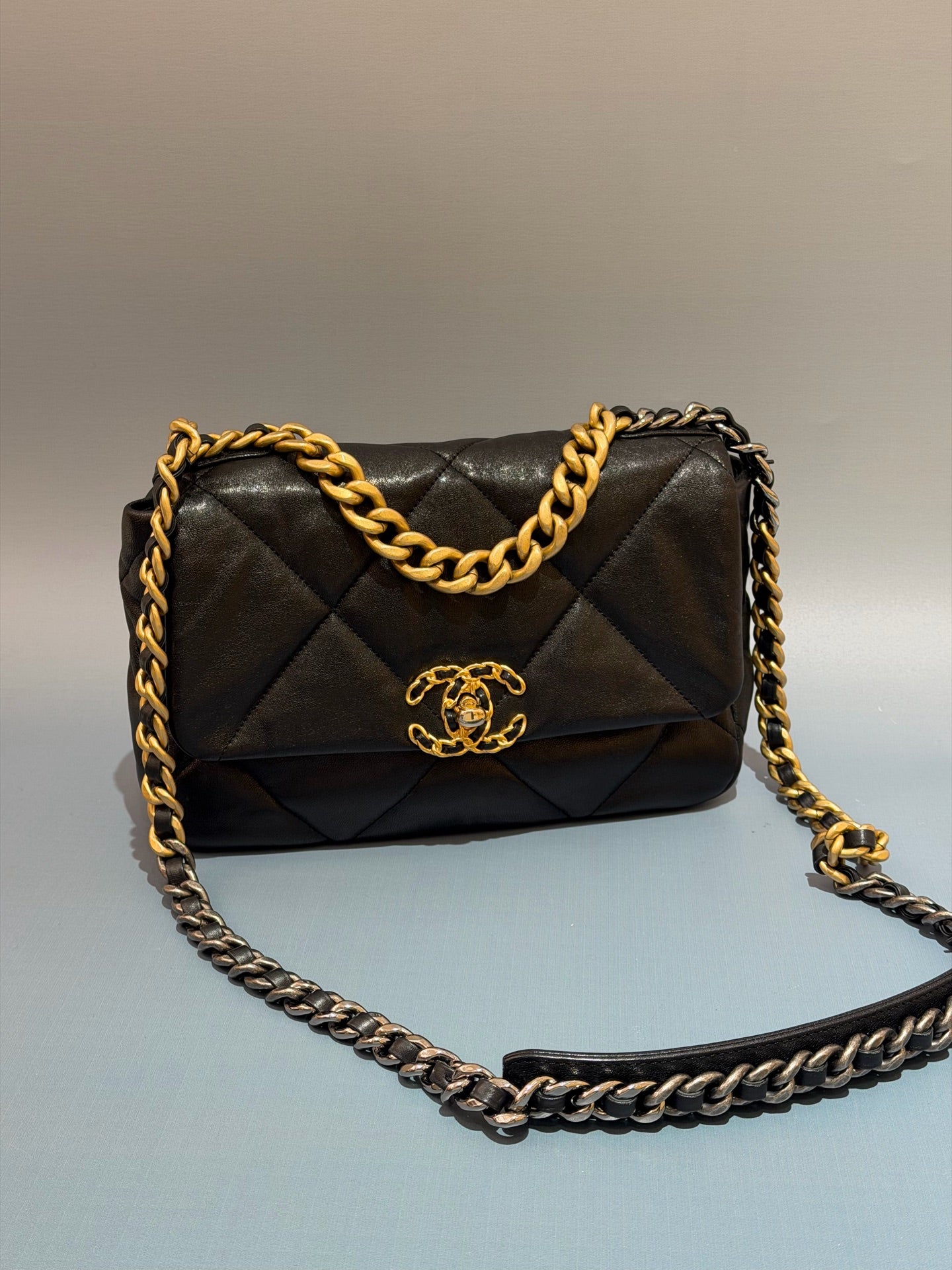 Chanel - 19 Bag - Goatskin leather - Black with Mixed Metal Hardware - (Small)