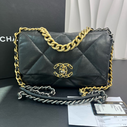 Chanel - 19 Bag - Goatskin leather - Black with Mixed-Tone Hardware - (Small)