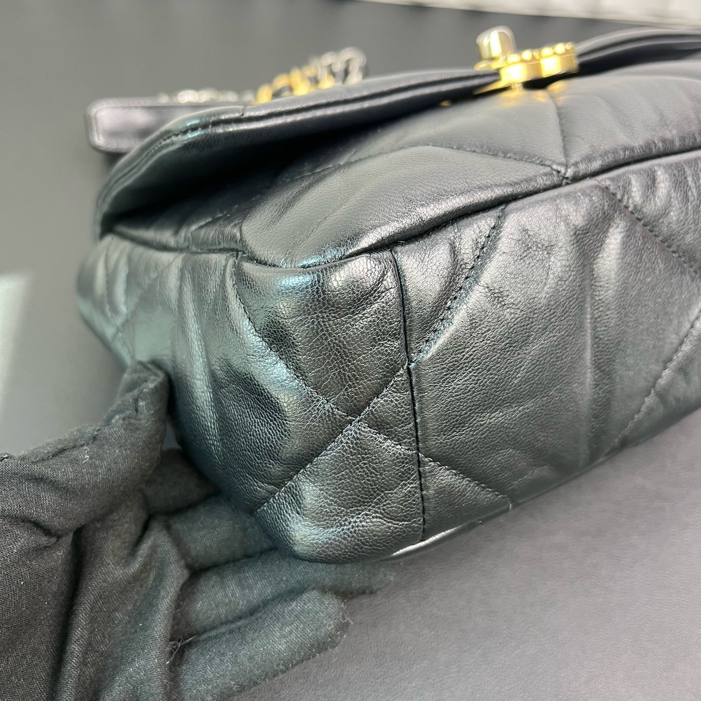 Chanel - 19 Bag - Goatskin leather - Black with Mixed-Tone Hardware - (Small)