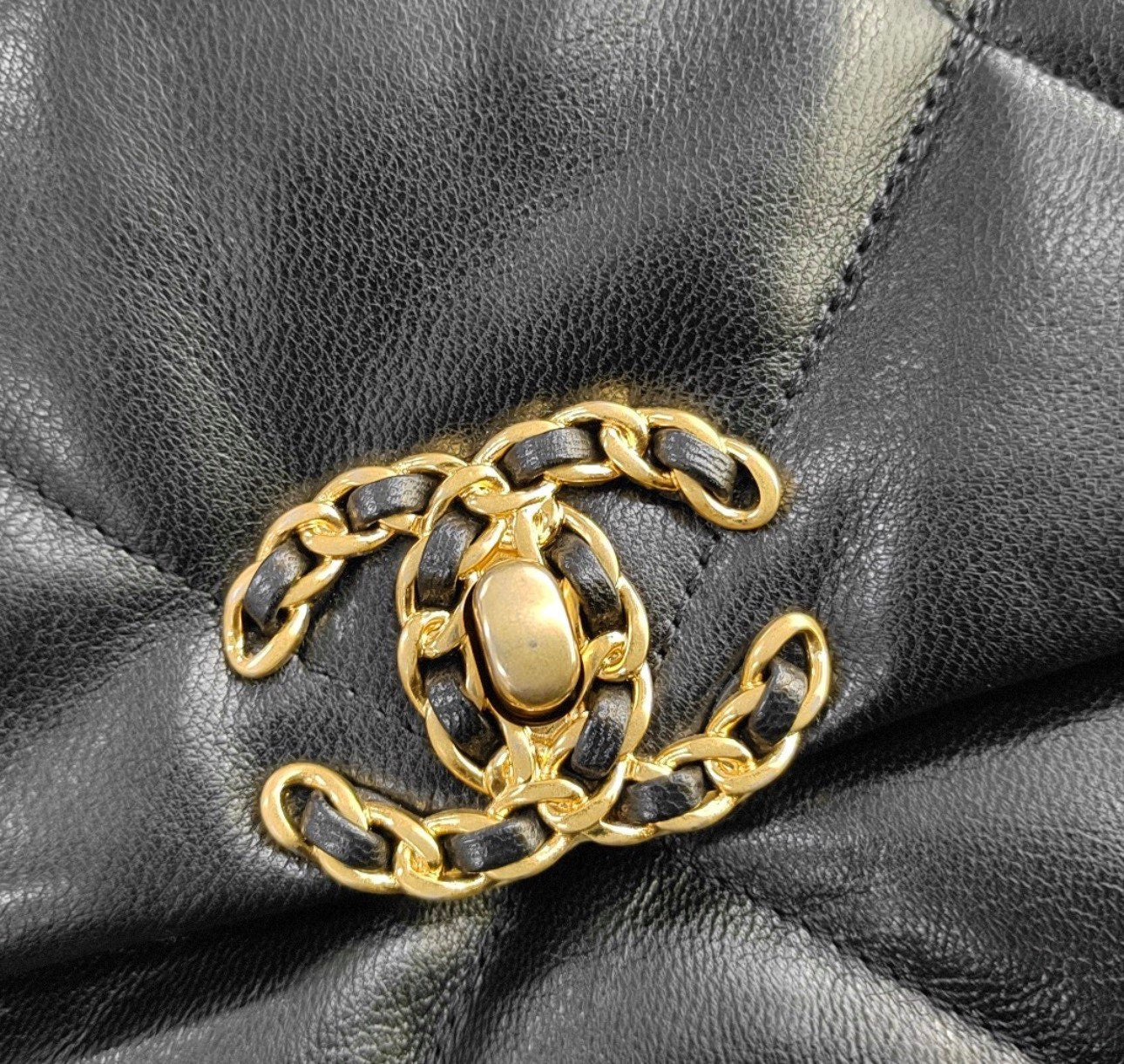 Chanel - 19 Bag - Lambskin leather - Black - (large)
