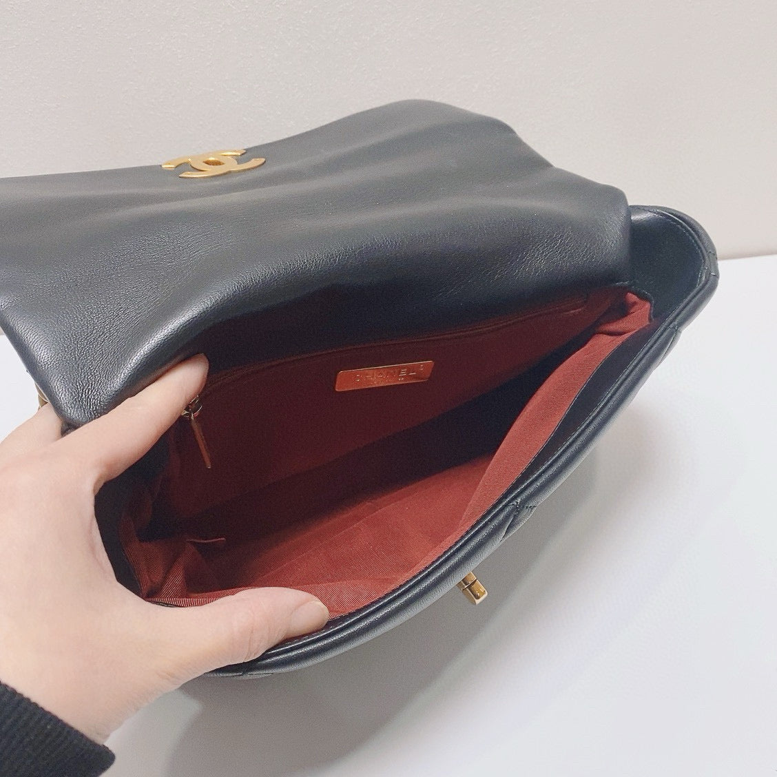 Chanel - 19 Bag - Lambskin leather - Black - (Medium)
