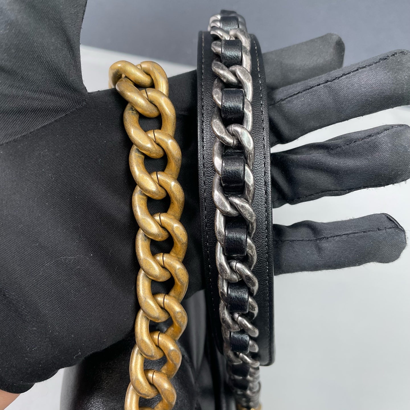 Chanel - 19 Bag - Lambskin leather - Black with Mixed-Tone Hardware - (Small)