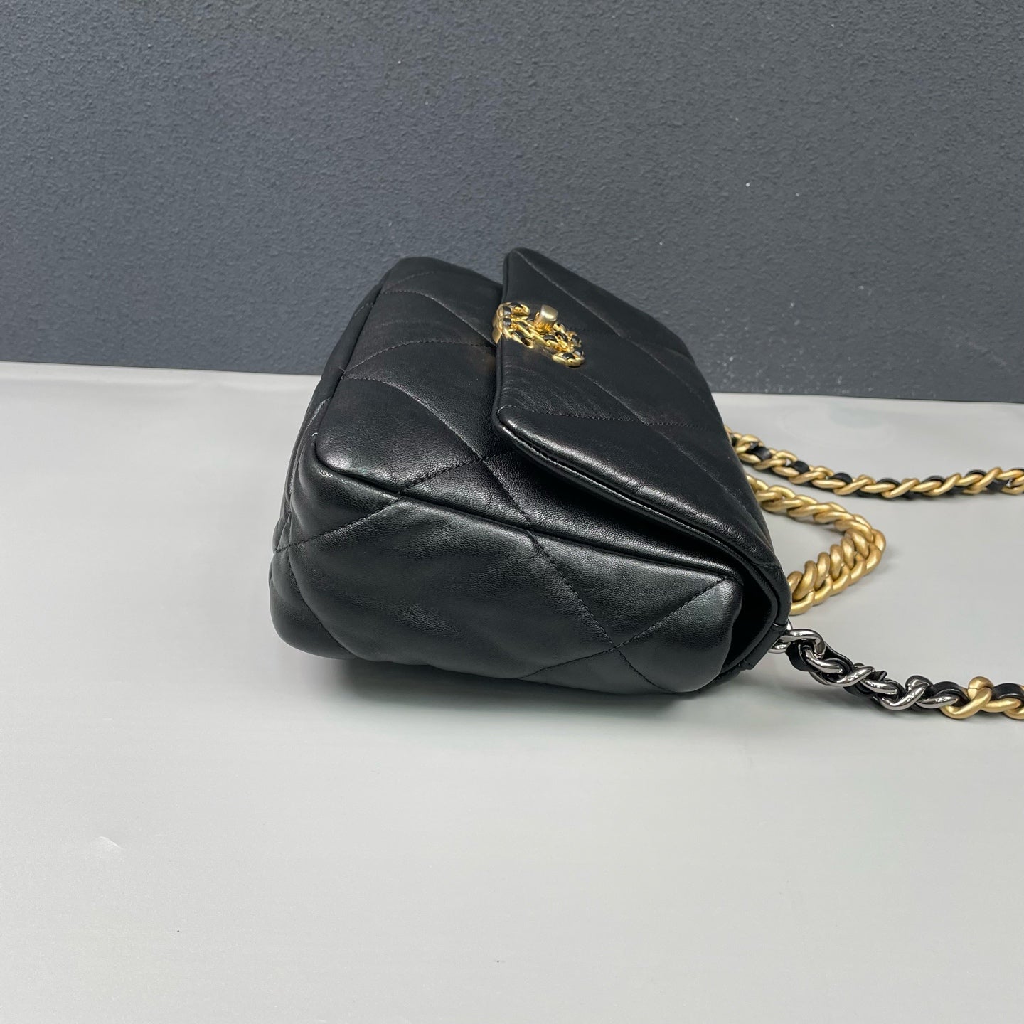 Chanel - 19 Bag - Lambskin leather - Black with Mixed-Tone Hardware - (Small)