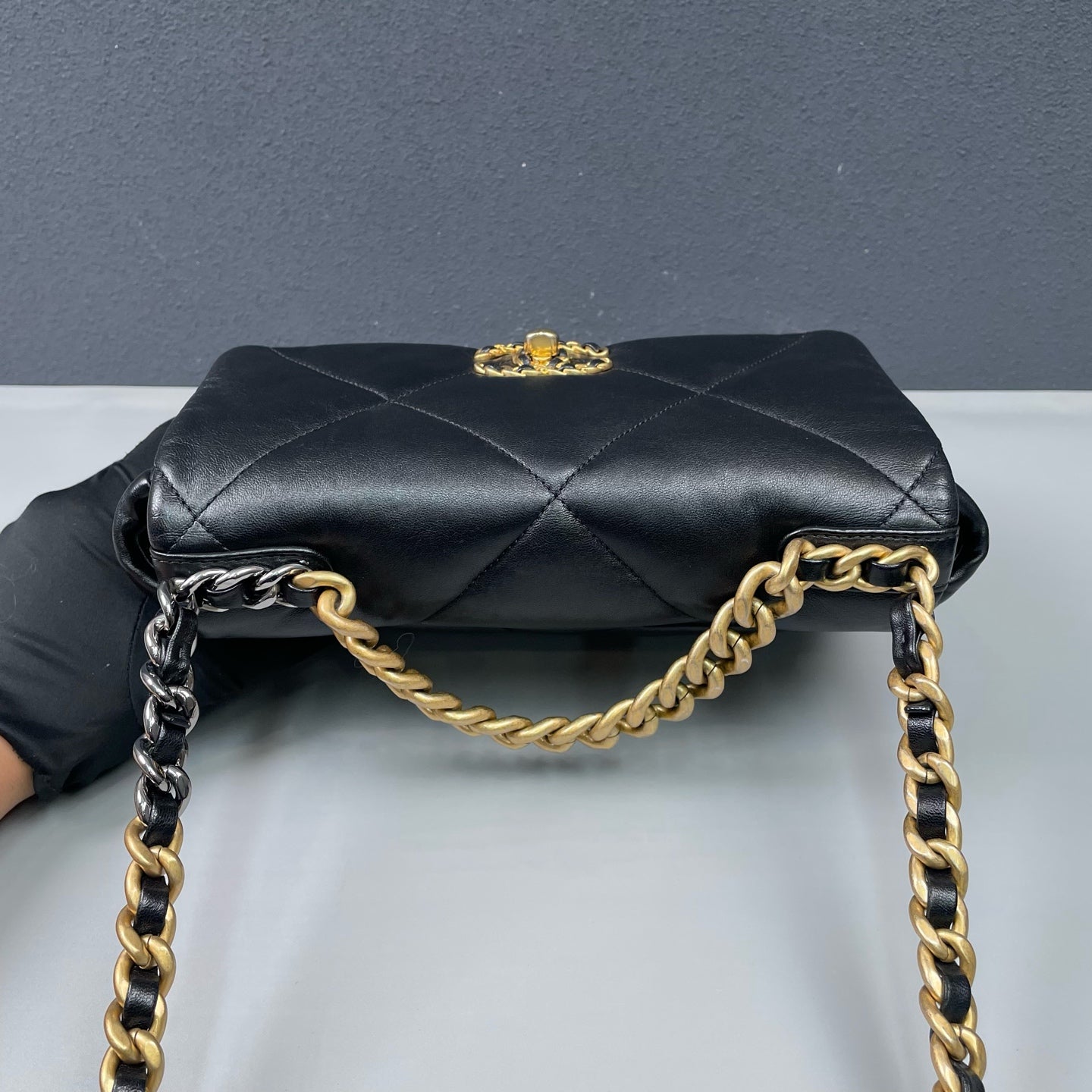 Chanel - 19 Bag - Lambskin leather - Black with Mixed-Tone Hardware - (Small)