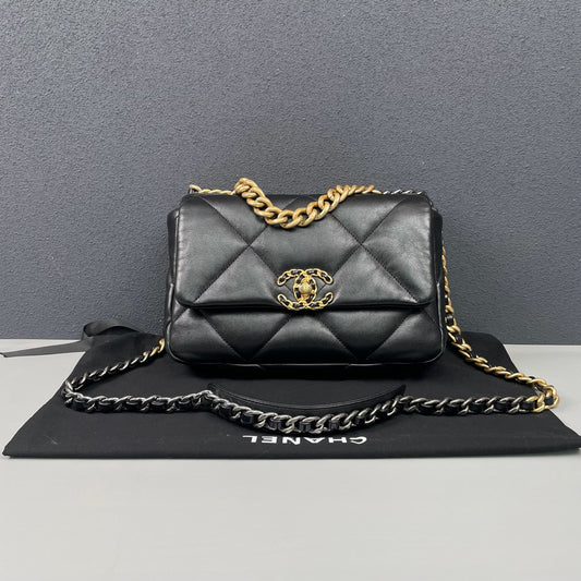 Chanel - 19 Bag - Lambskin leather - Black with Mixed-Tone Hardware - (Small)