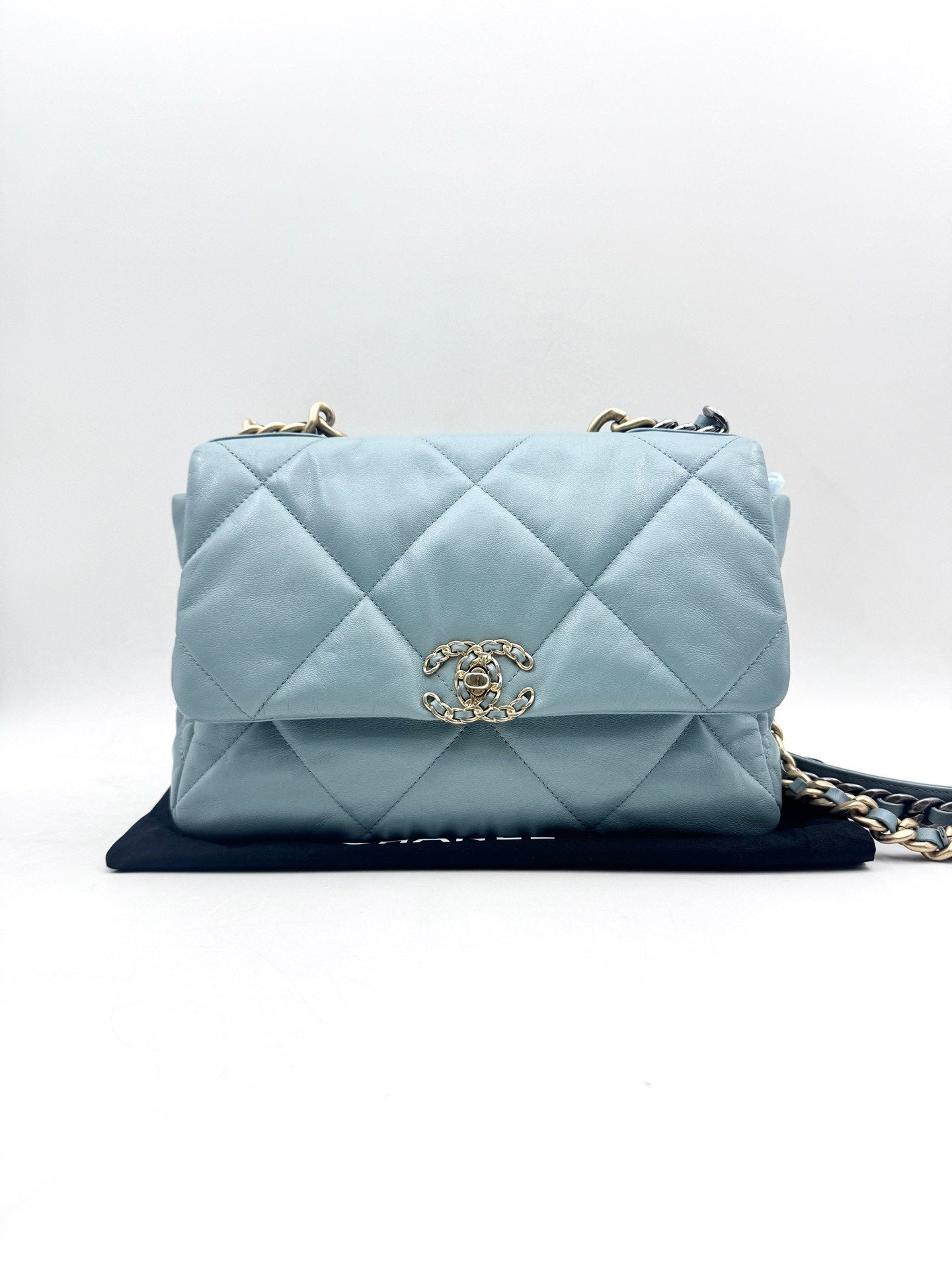 Chanel - 19 Bag - Lambskin leather - Tiffany Blue with Gold-Tone Hardware - (Medium)