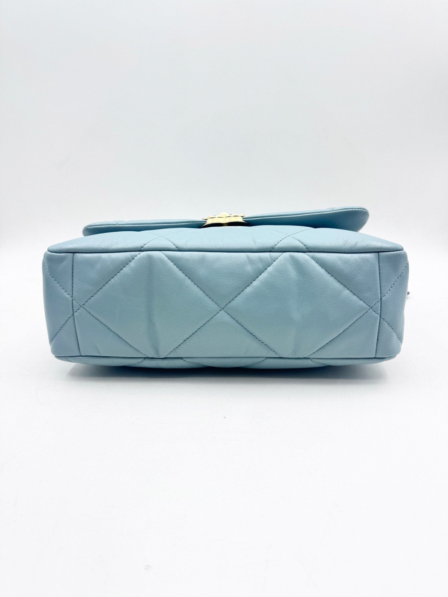 Chanel - 19 Bag - Lambskin leather - Tiffany Blue with Gold-Tone Hardware - (Medium)