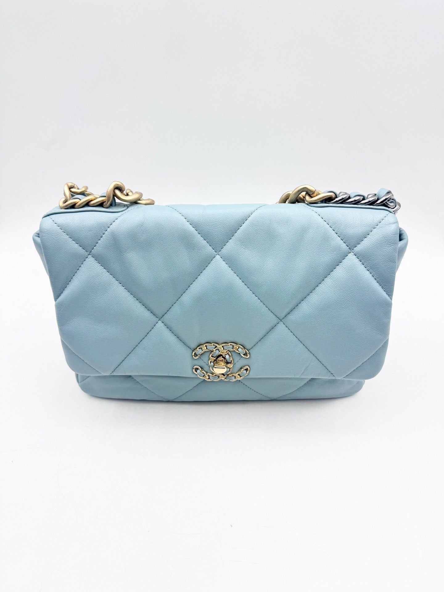 Chanel - 19 Bag - Lambskin leather - Tiffany Blue with Gold-Tone Hardware - (Medium)