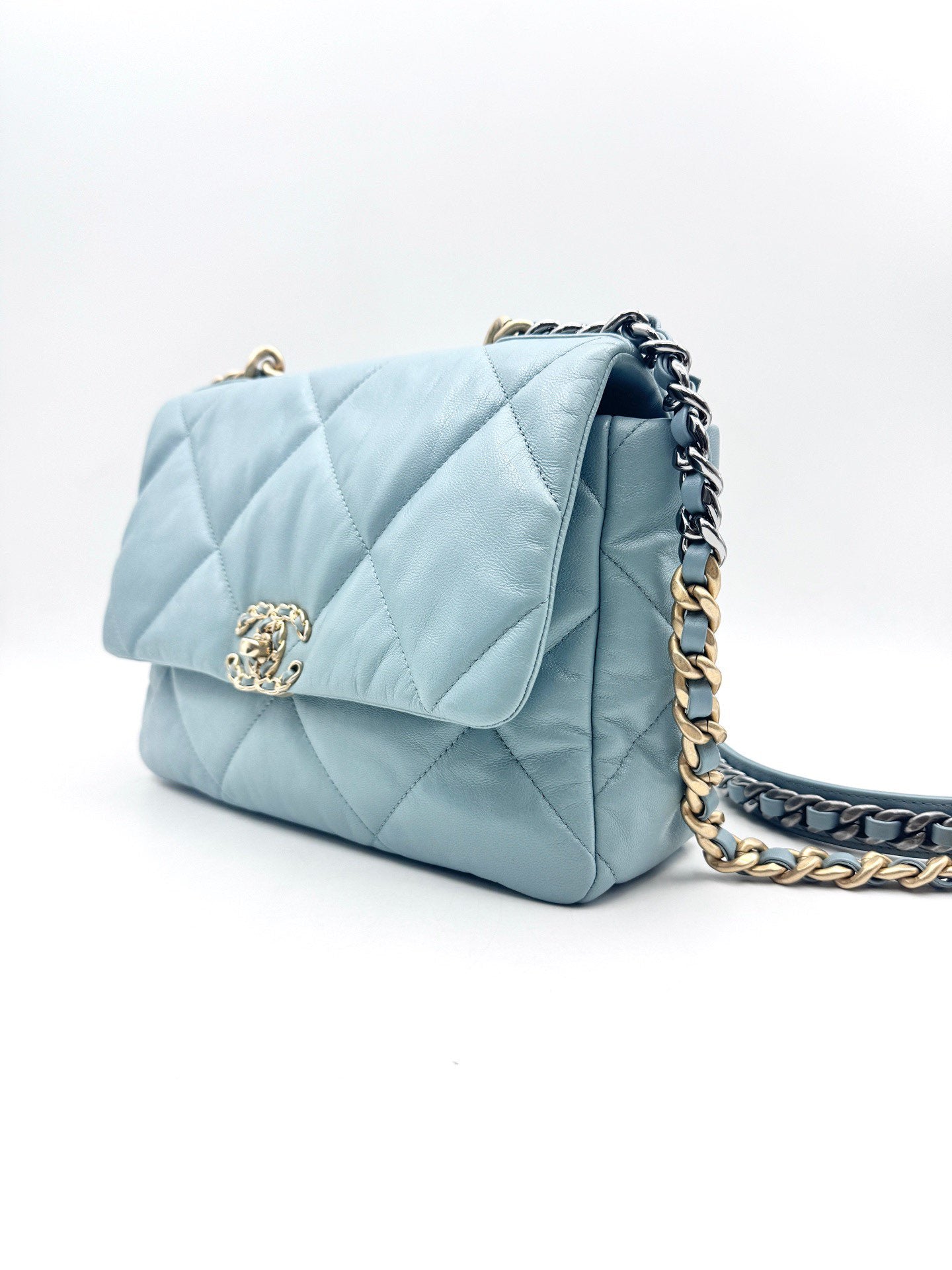Chanel - 19 Bag - Lambskin leather - Tiffany Blue with Gold-Tone Hardware - (Medium)