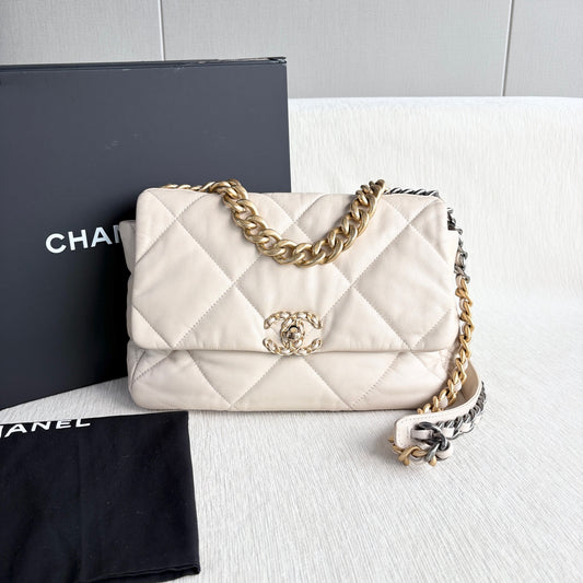 Chanel - 19 Bag - Leather - Beige - (medium)
