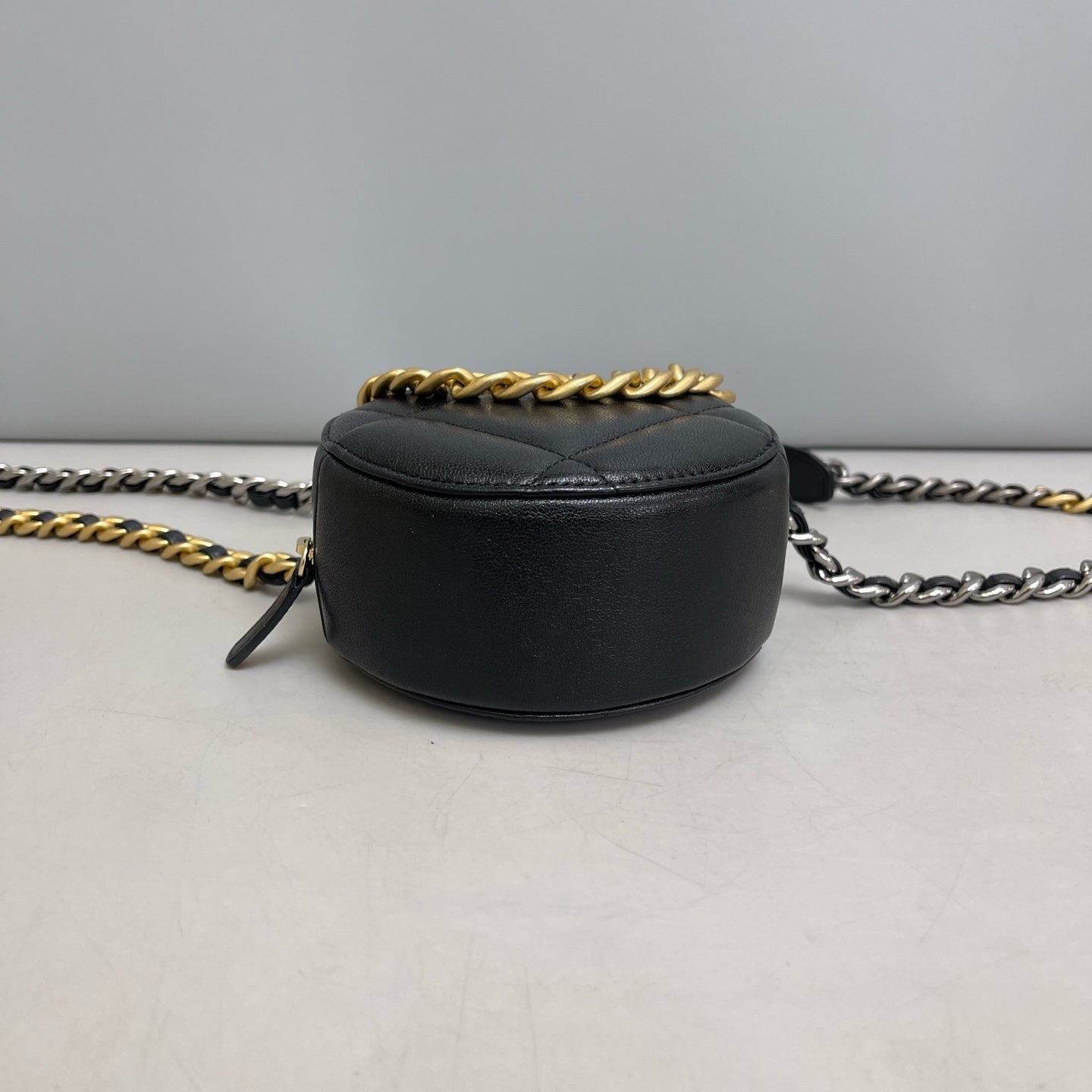 Chanel - 19 Bag - Leather - Black - (mini)