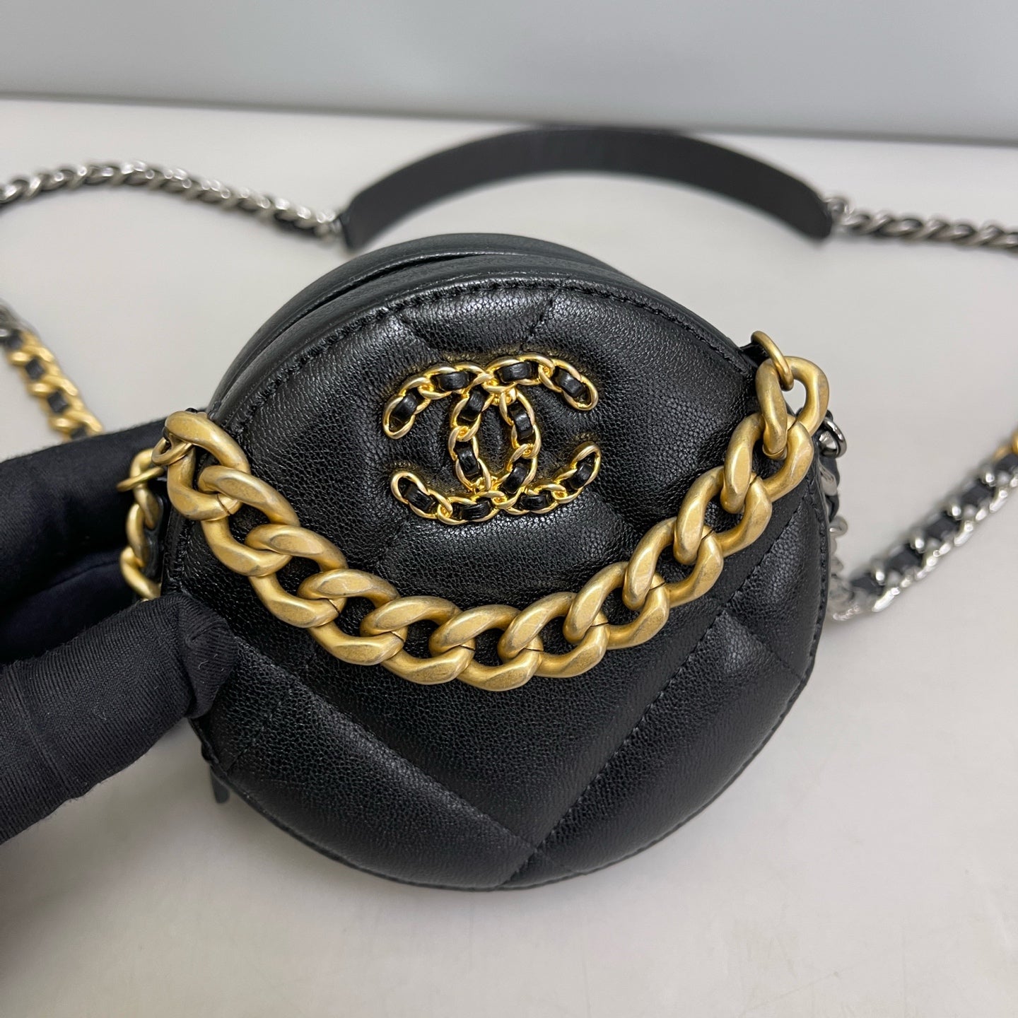 Chanel - 19 Bag - Leather - Black - (mini)