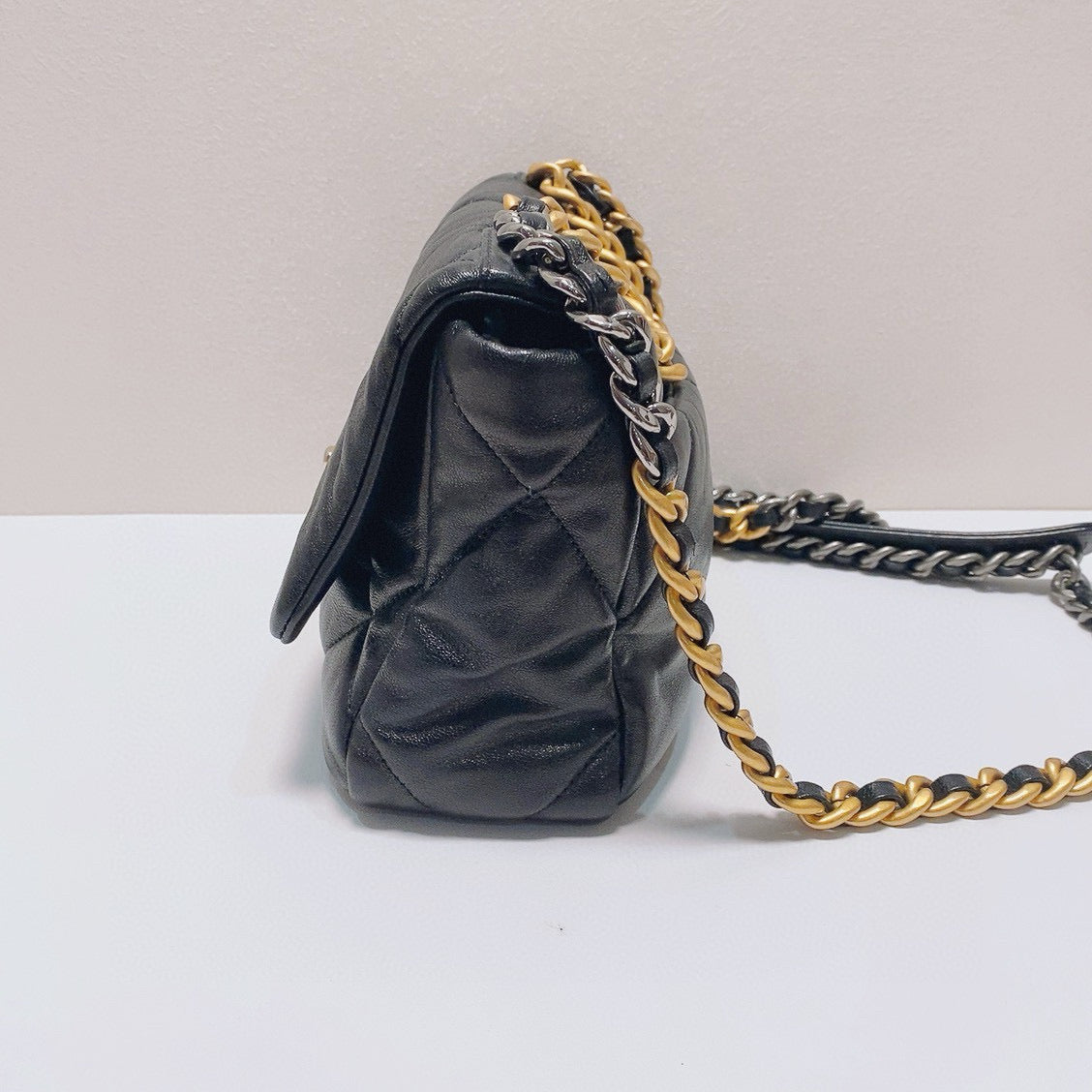 Chanel - 19 bag - Leather - Black - (small)