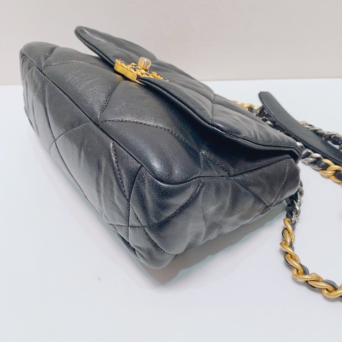 Chanel - 19 bag - Leather - Black - (small)