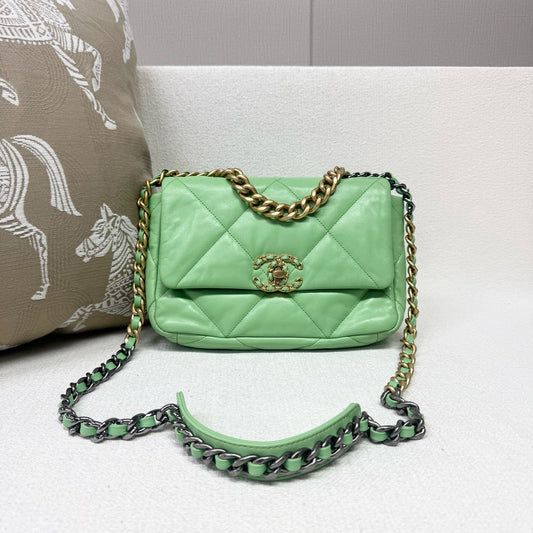 Chanel - 19 Bag - Leather - Green - (Small)