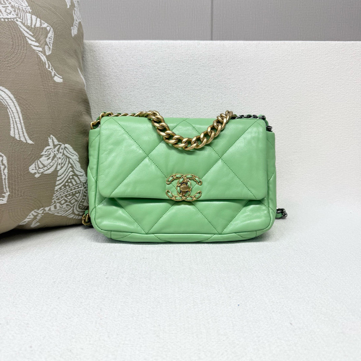 Chanel - 19 Bag - Leather - Green - (Small)