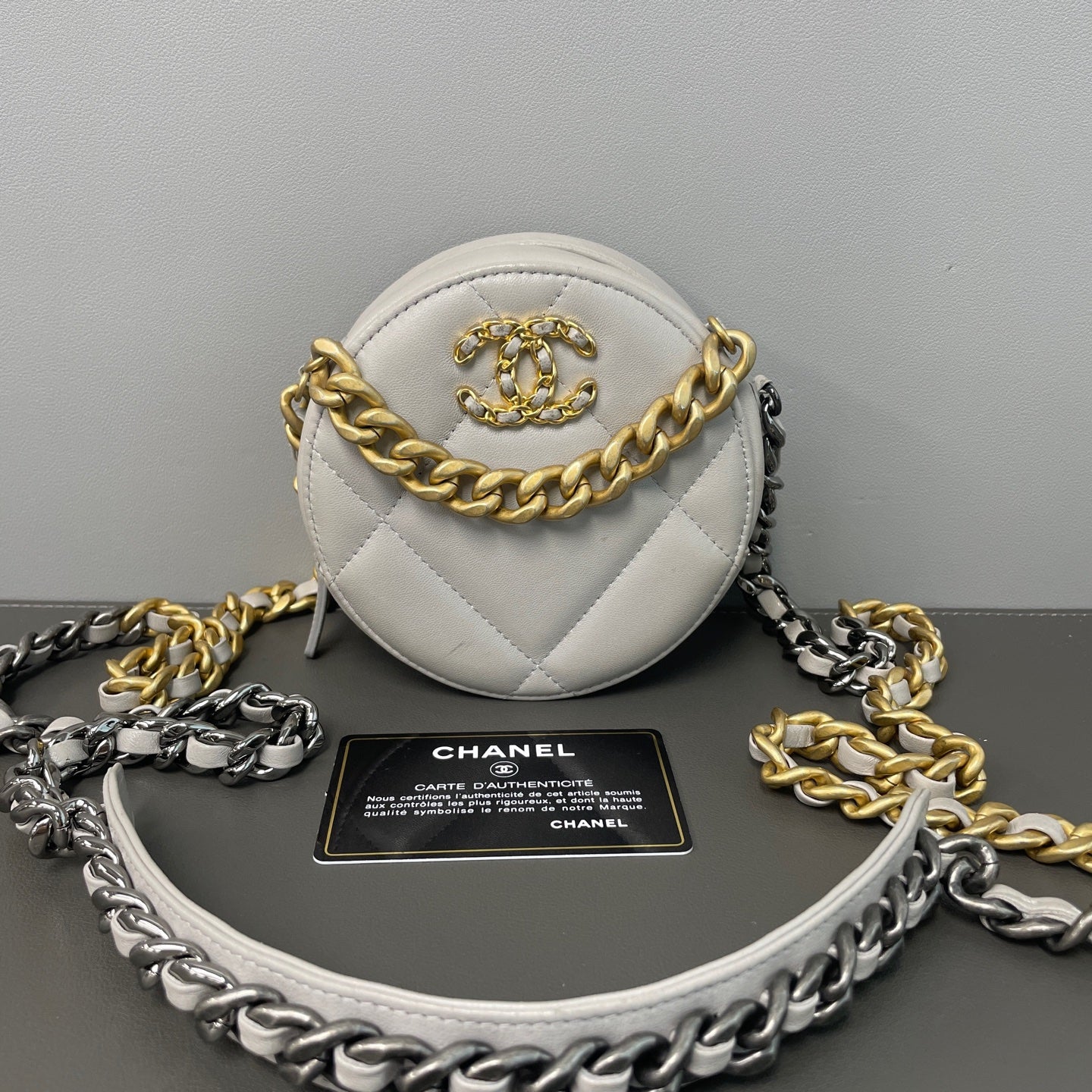 Chanel - 19 Bag - Leather - Grey - (mini)
