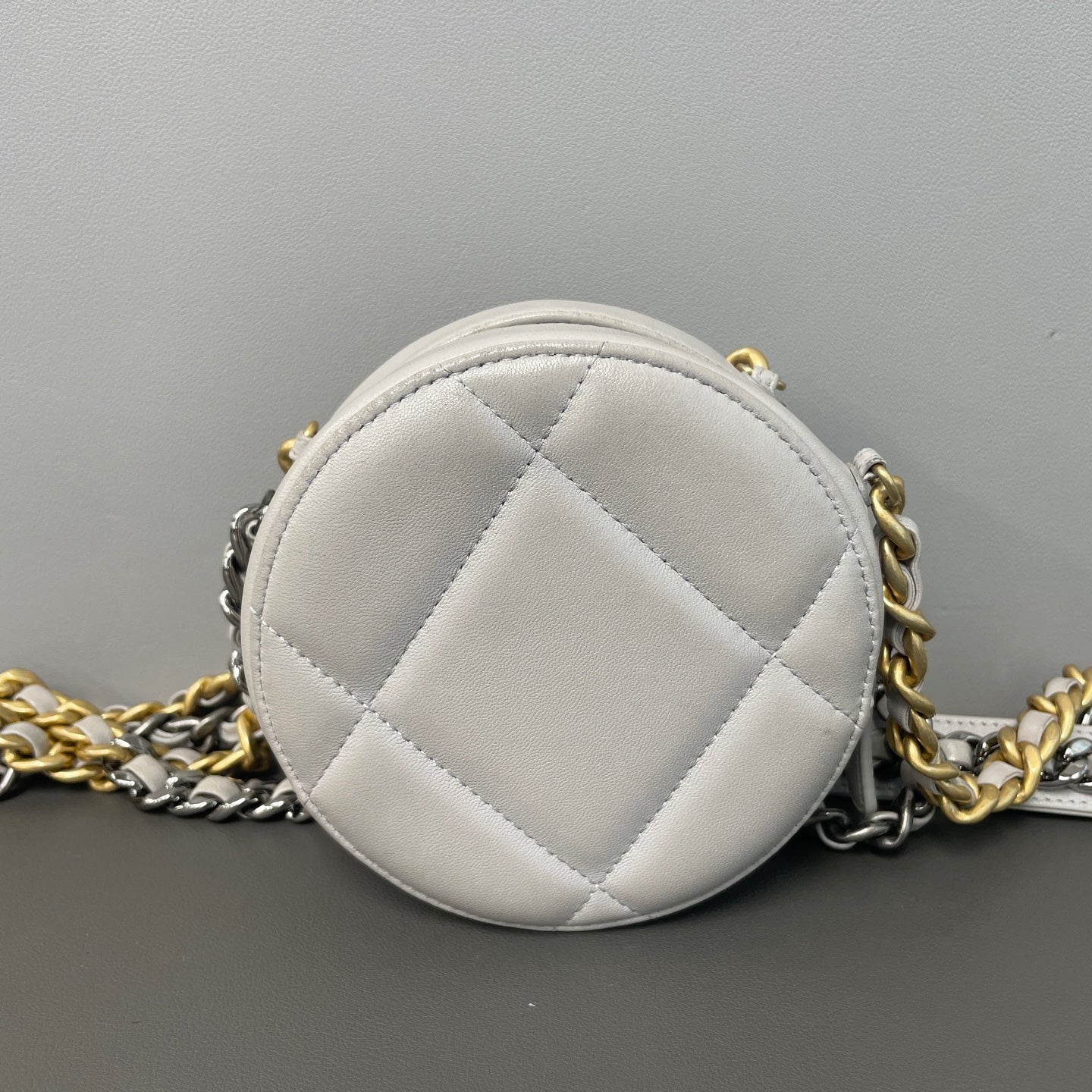 Chanel - 19 Bag - Leather - Grey - (mini)